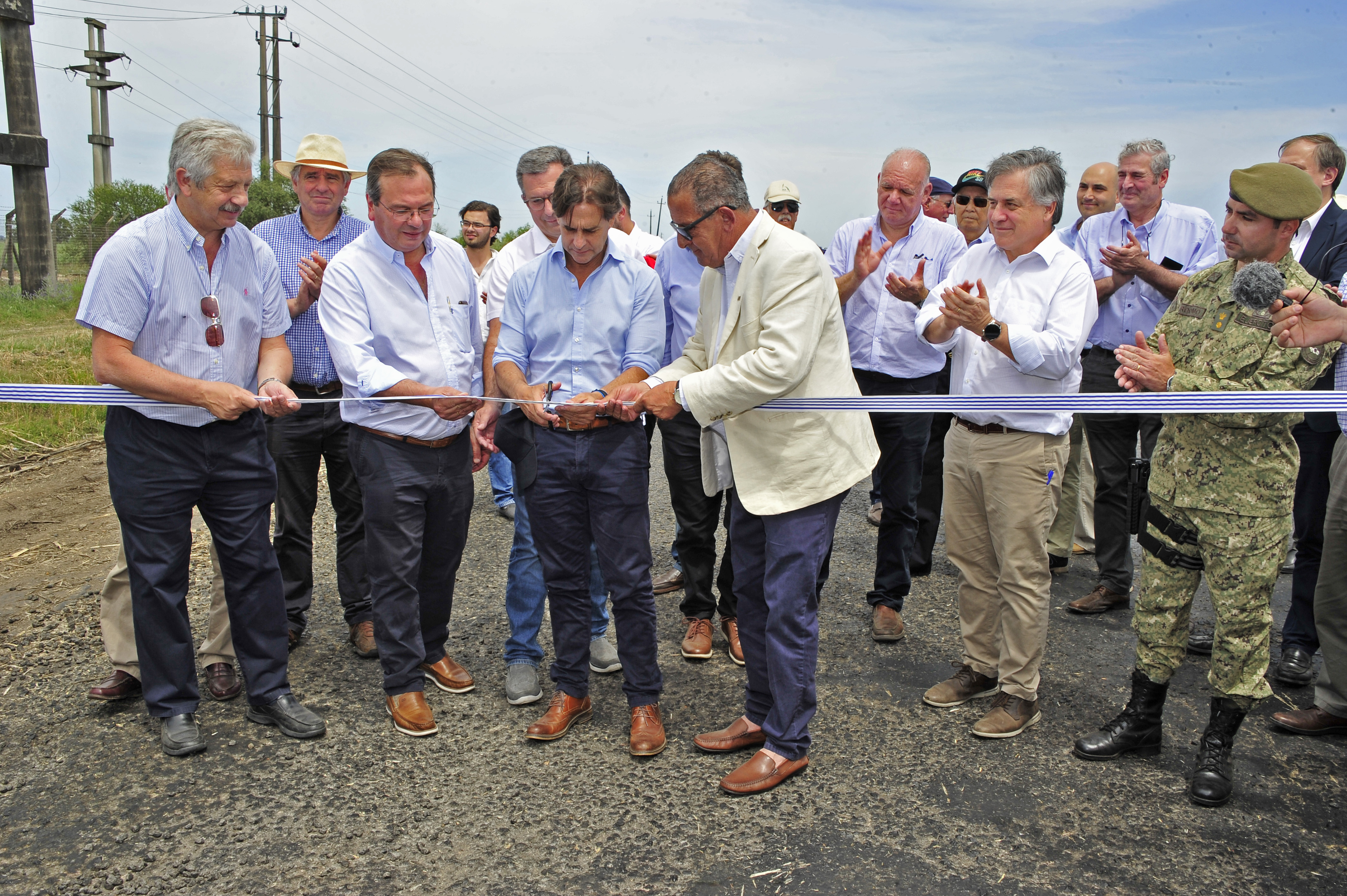 Lacalle Pou participó en el cierre de la zafra de caña de azúcar en la planta de ALUR de Bella Unión