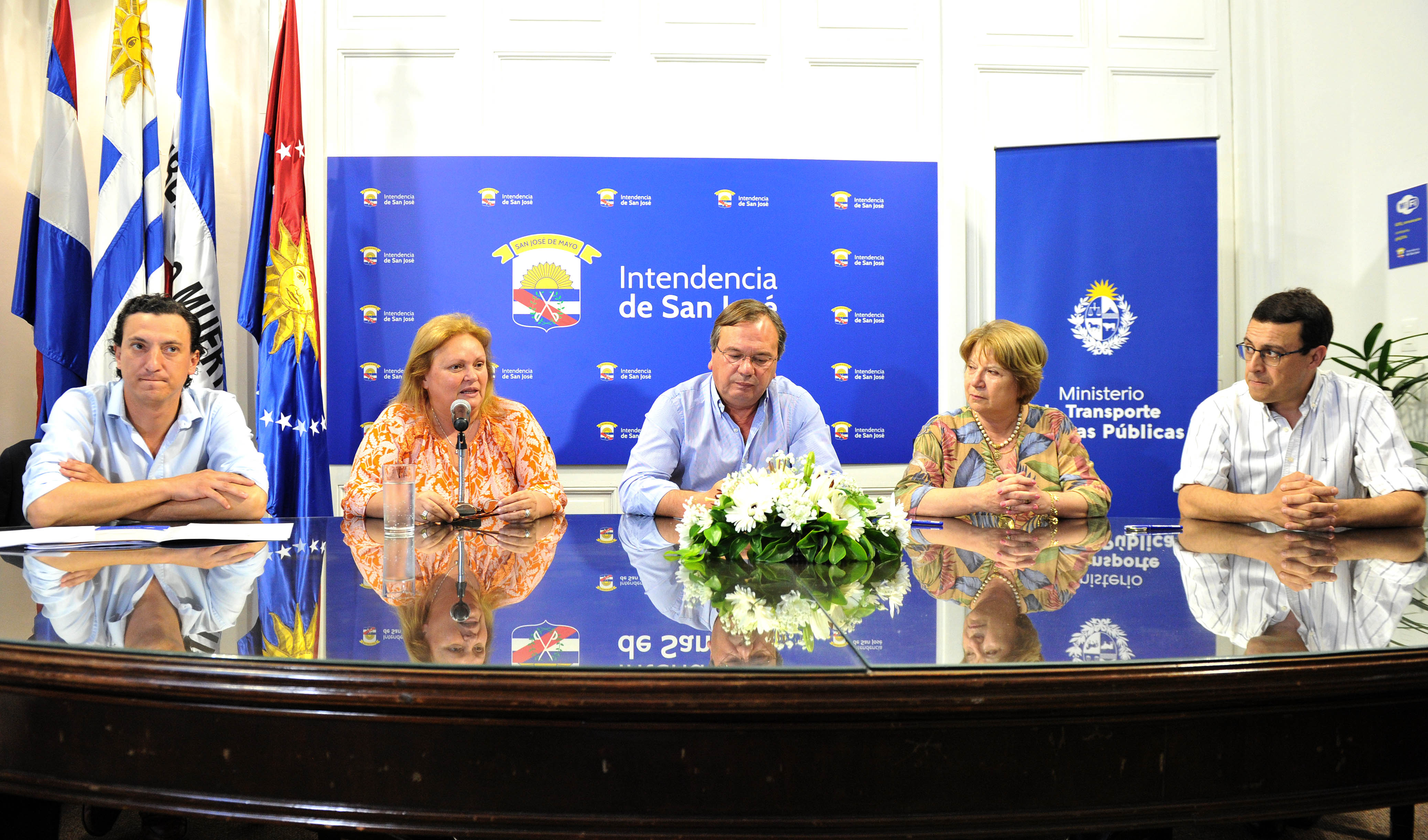 MTOP firmó varios convenios con instituciones sociales en San José