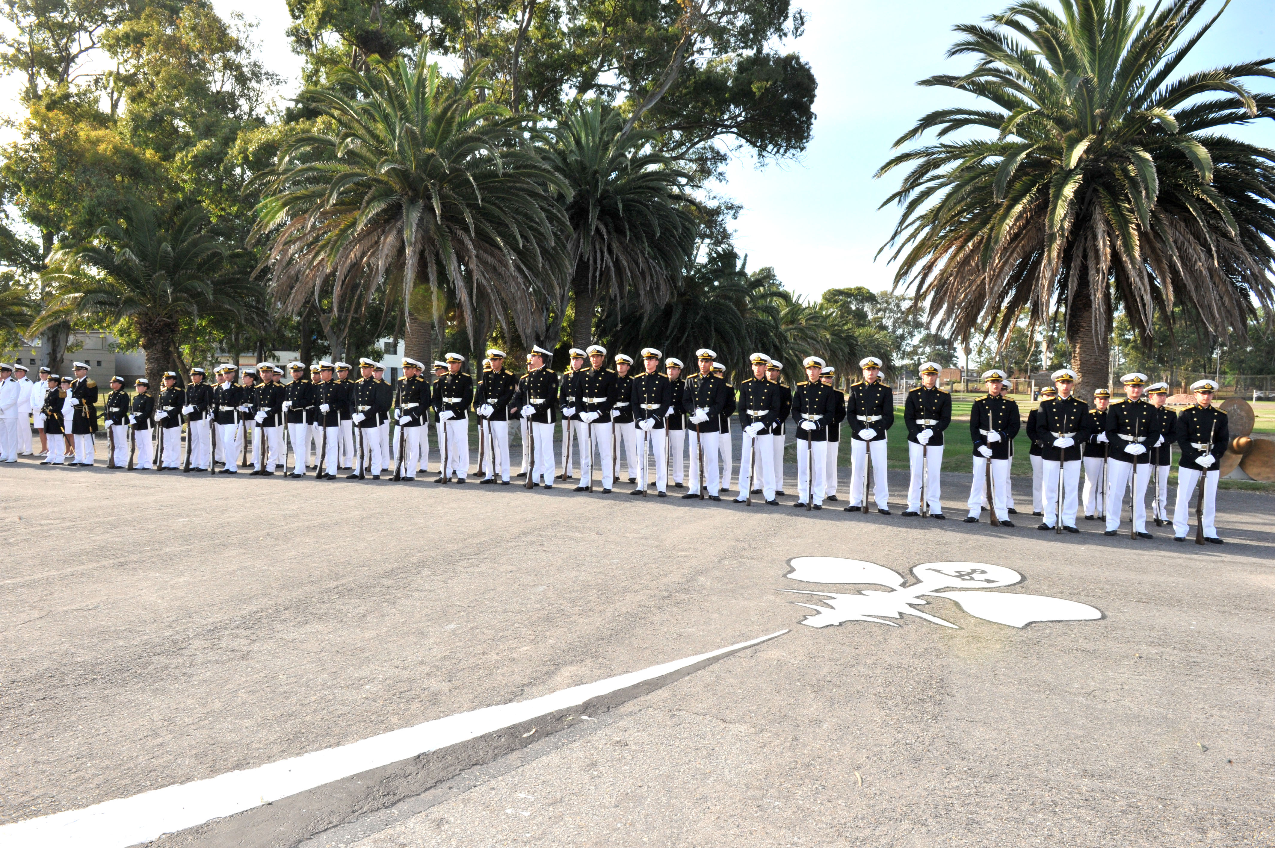 Presidente Lacalle Pou en ceremonia de fin de cursos 2022 de la Escuela Naval