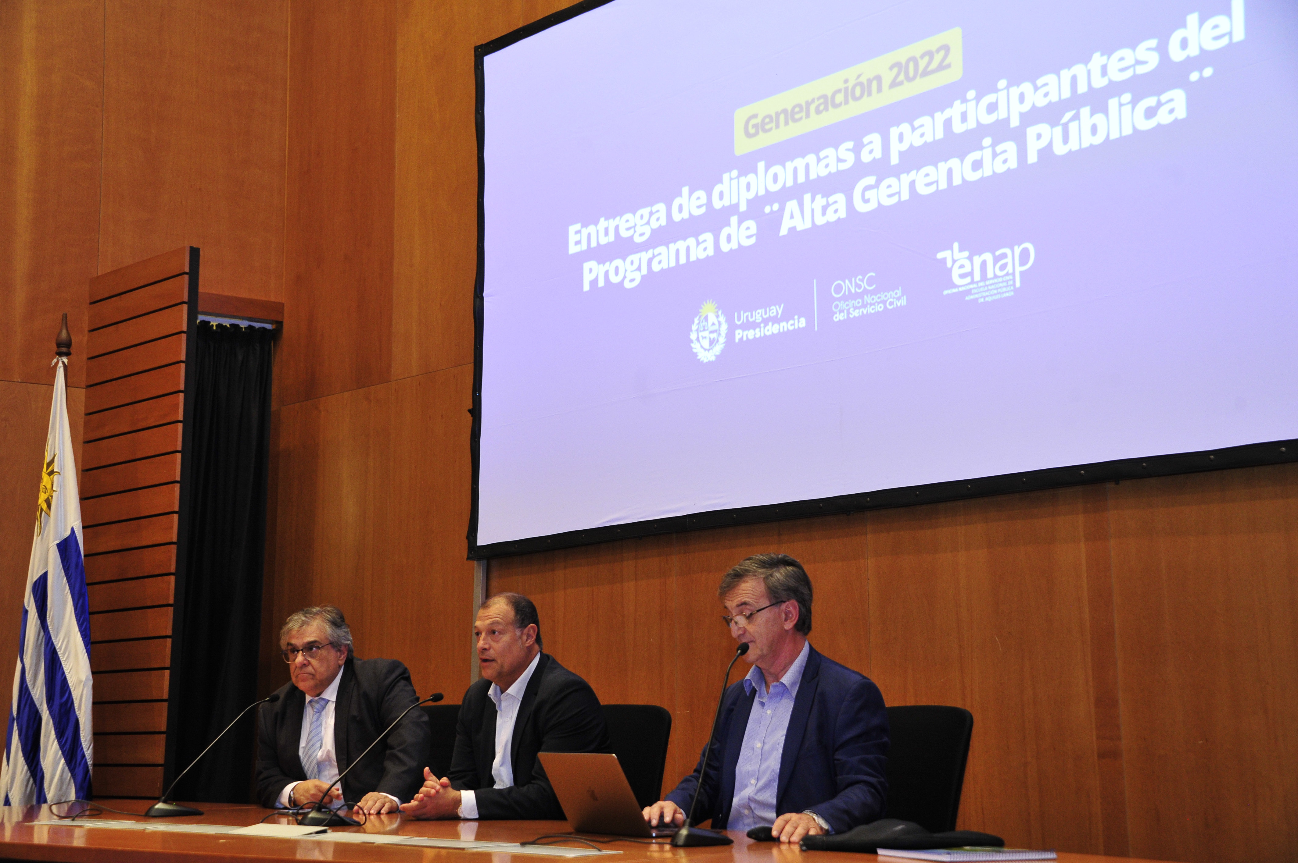 Imágenes de la entrega de diplomas del Programa de Alta Gerencia Pública de la ONSC