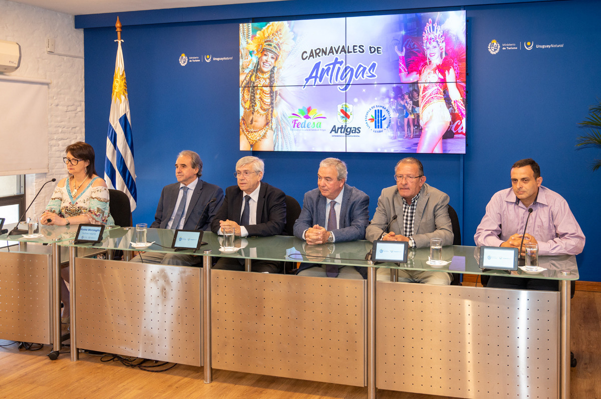 Imágenes de la presentación del Carnaval de Artigas