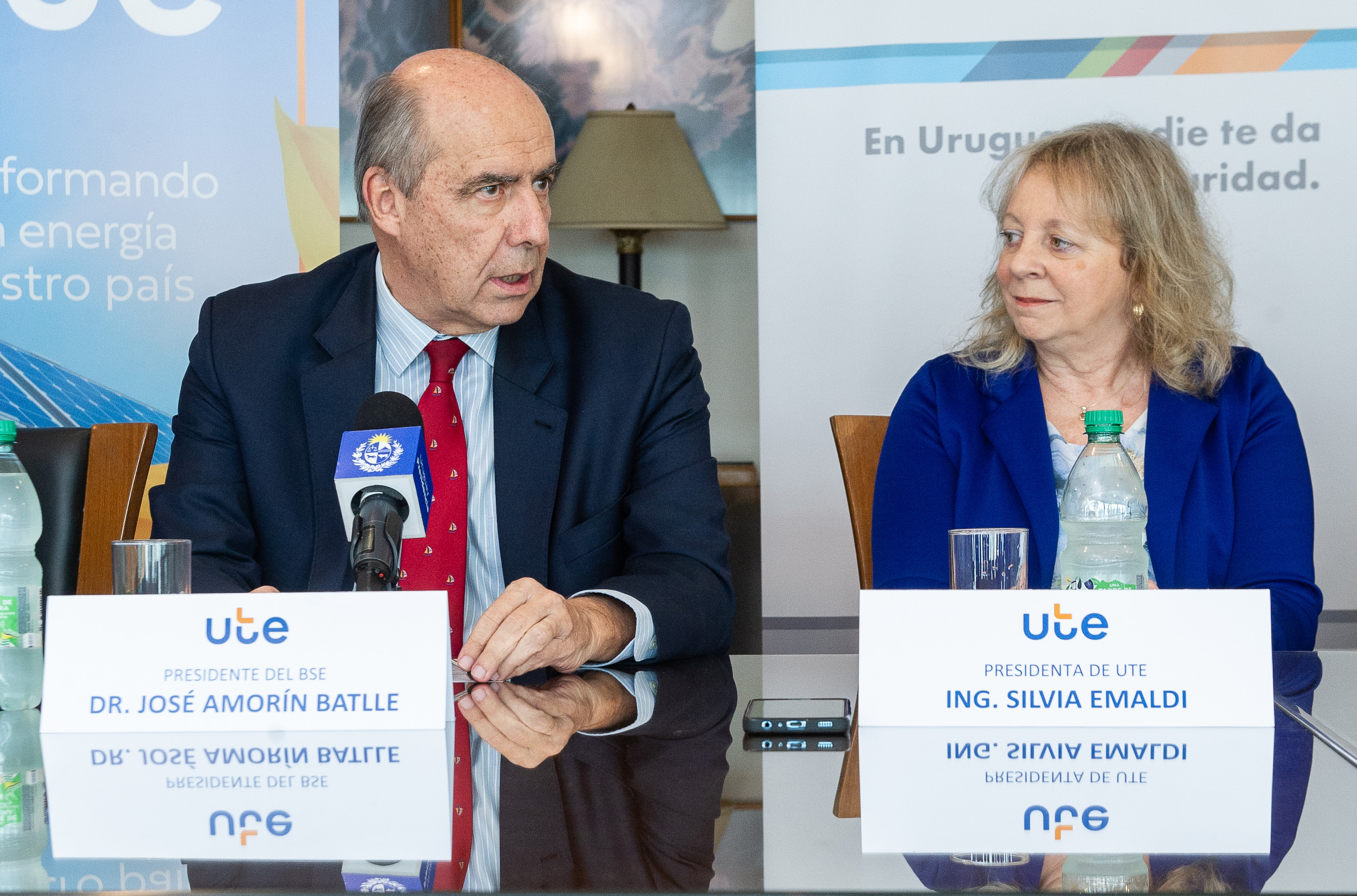 Firma de convenio de complementación comercial entre UTE y BSE
