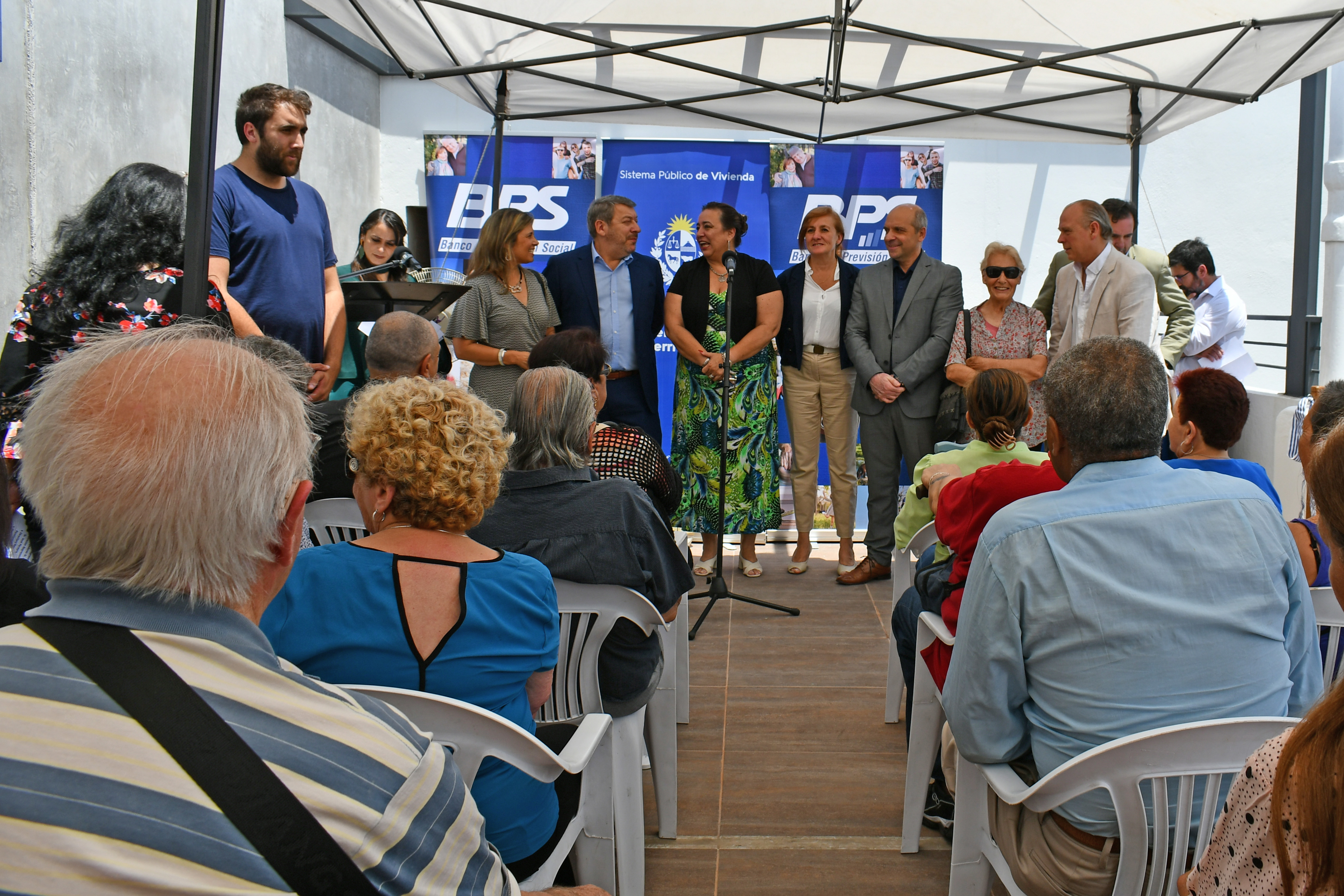BPS entregó 15 viviendas a jubilados y pensionistas en el barrio Palermo de Montevideo