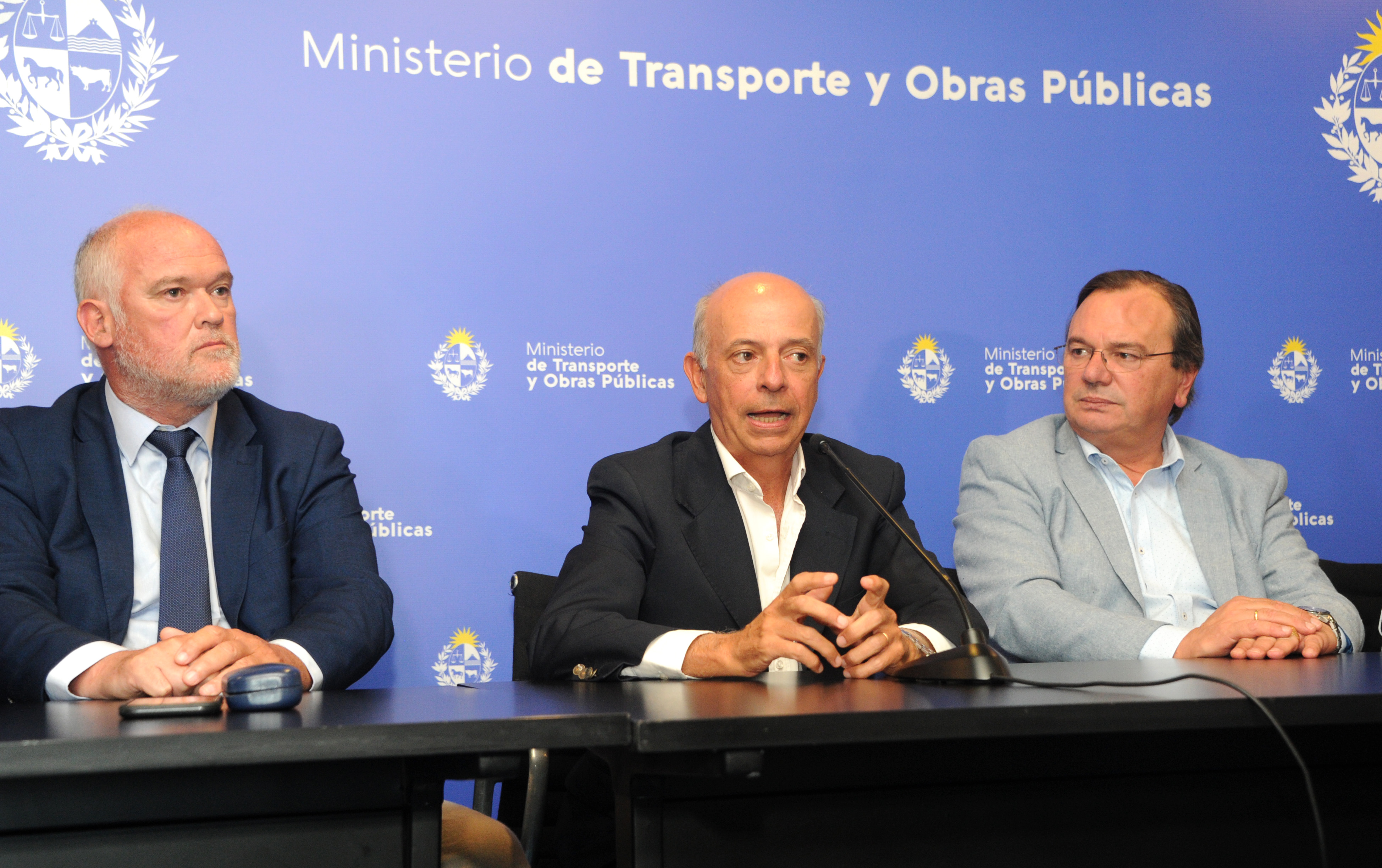 Imágenes de firma de convenio de cooperación entre ministerios de Transporte y Defensa 