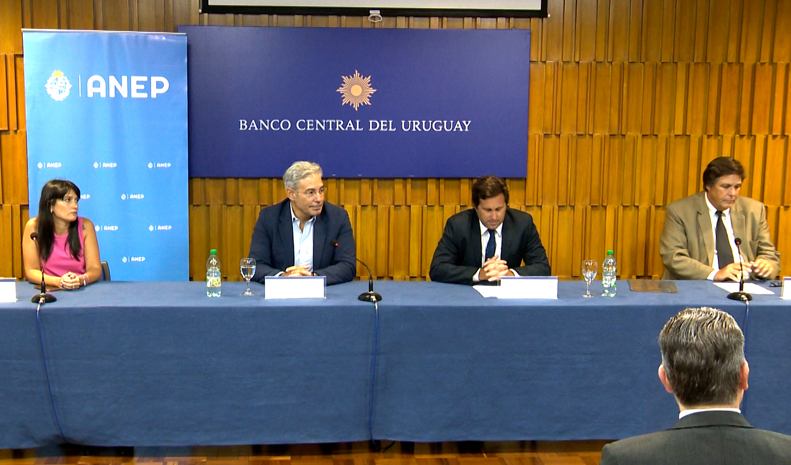 Imágenes de acuerdo entre ANEP y el Banco Central del Uruguay