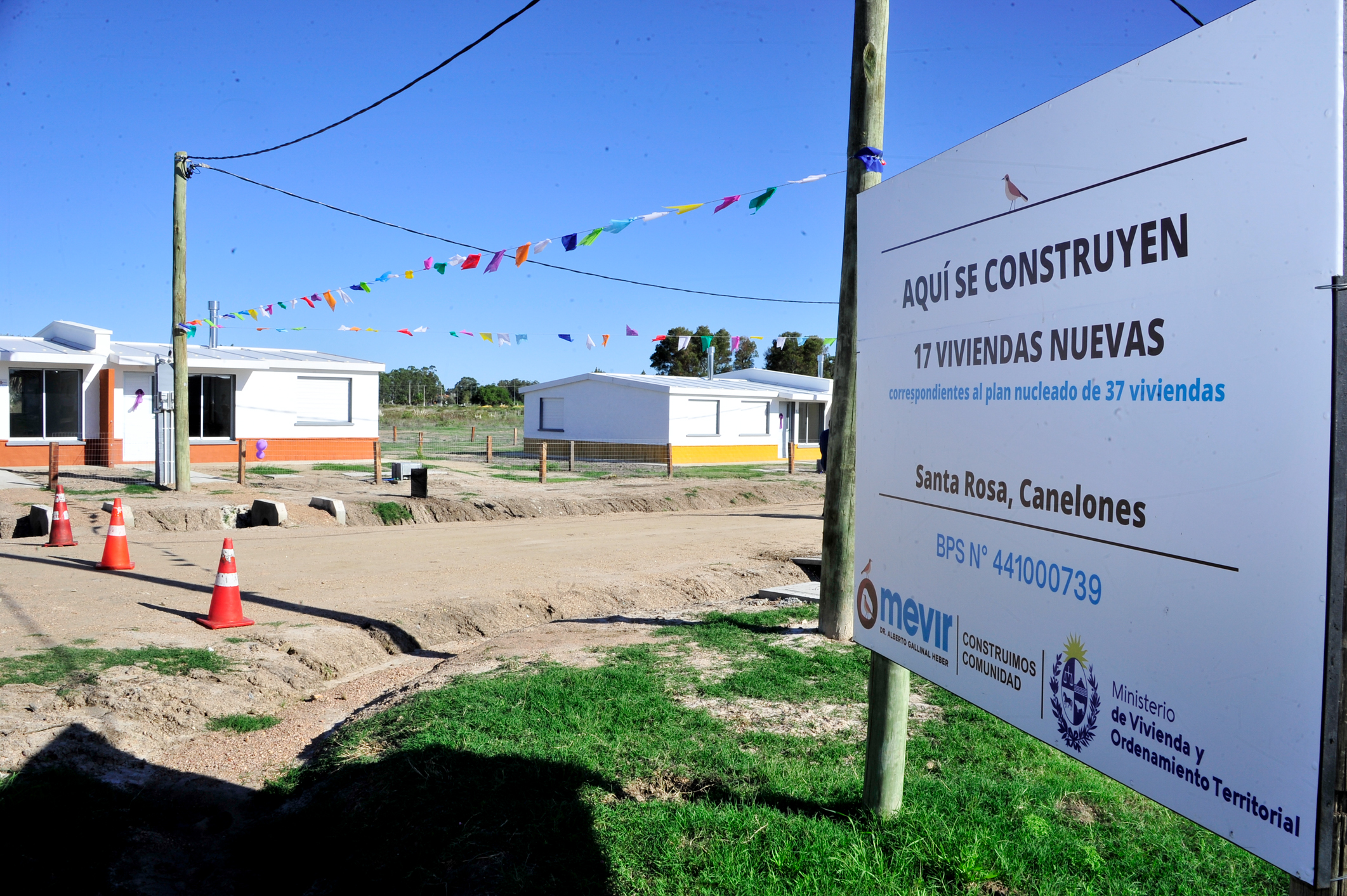 Imágenes del presidente Lacalle Pou en inauguración de Mevir en Santa Rosa, Canelones