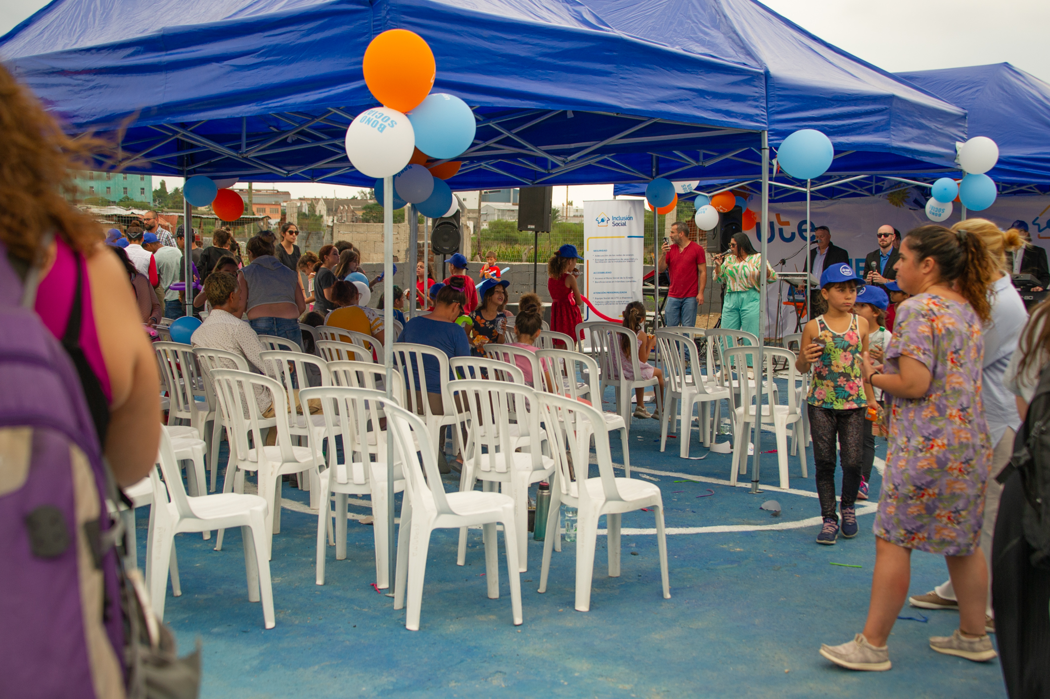 Imágenes de inauguración de obras de electrificación en Barrio Unidos de Montevideo