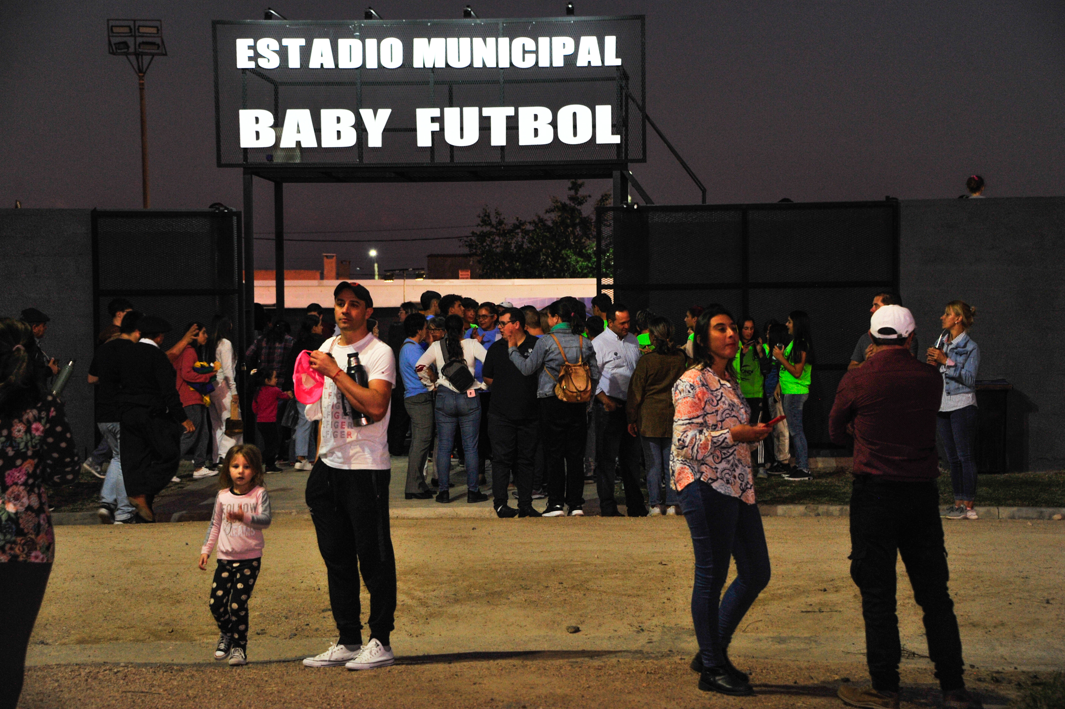 Delgado y Falero en inauguración de obras sociales en estadio de baby fútbol de Río Branco