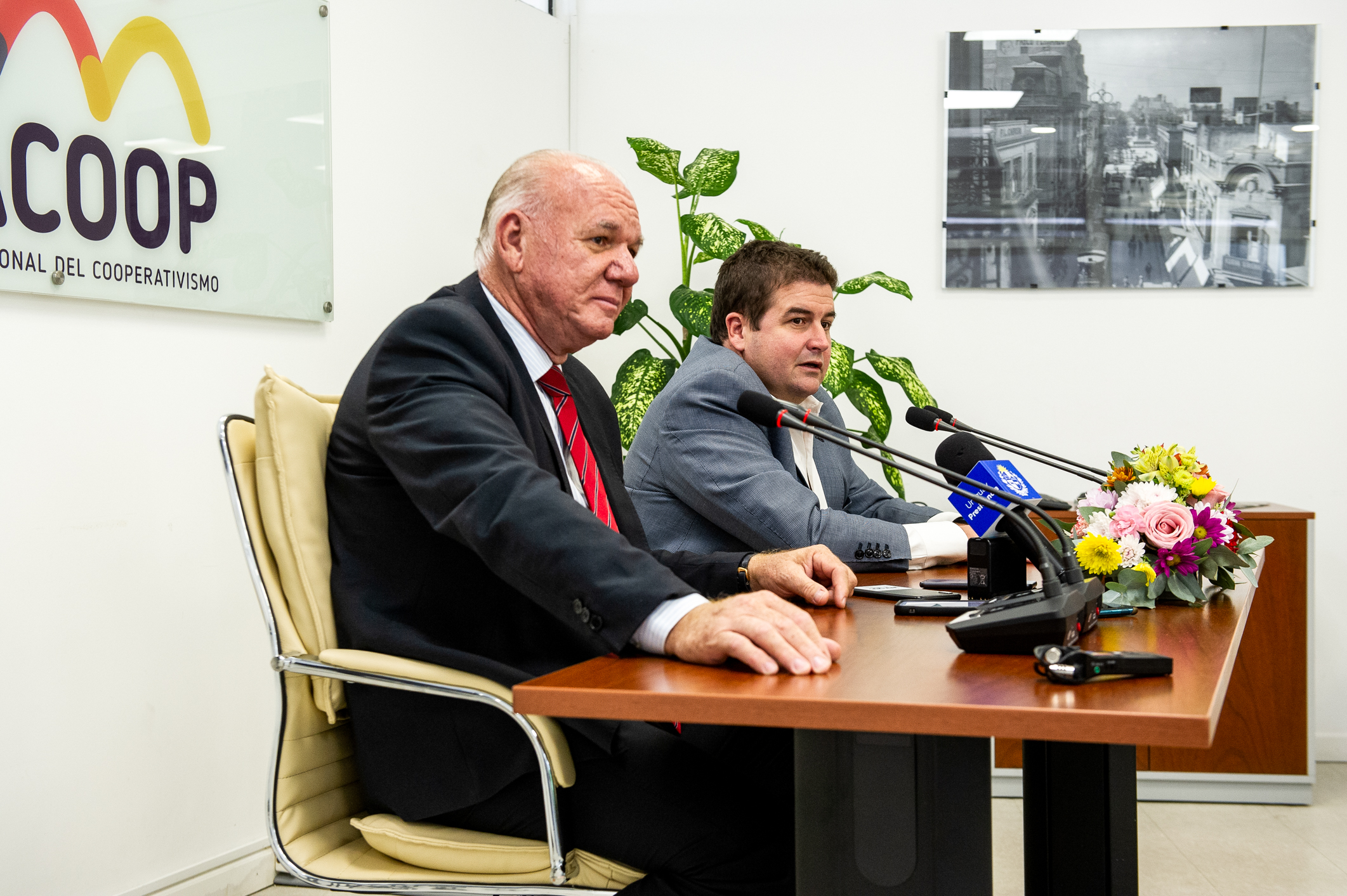 Imágenes del subsecretario de Industria y el presidente de Inacoop, en la presentación de la herramienta “Cooperativas integradas al mundo”