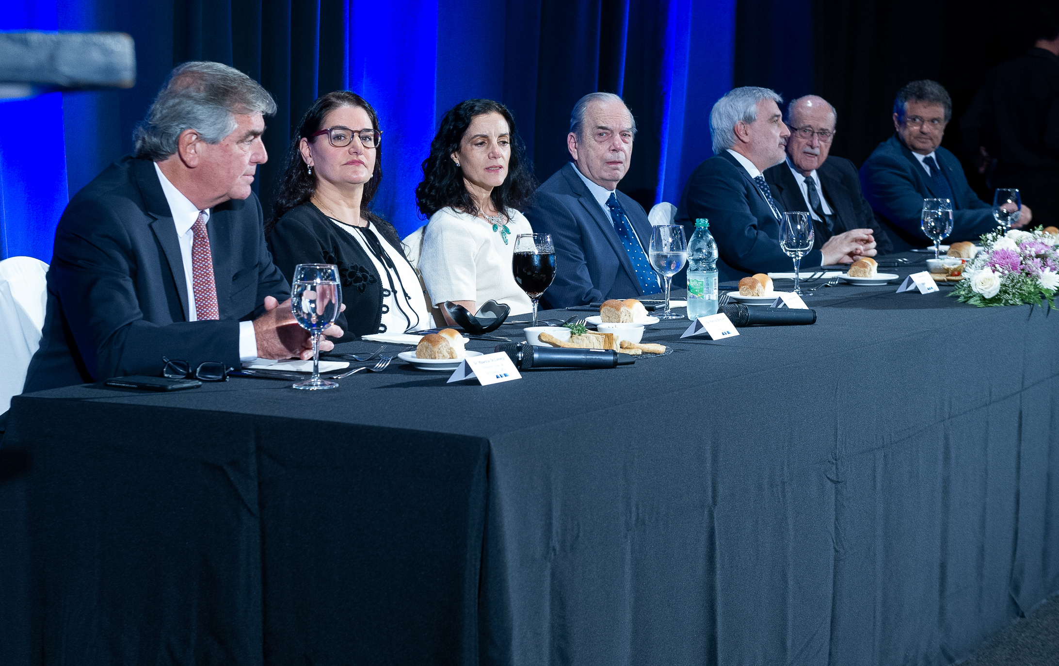 Imágenes de la ministra de Economía, Azucena Arbeleche