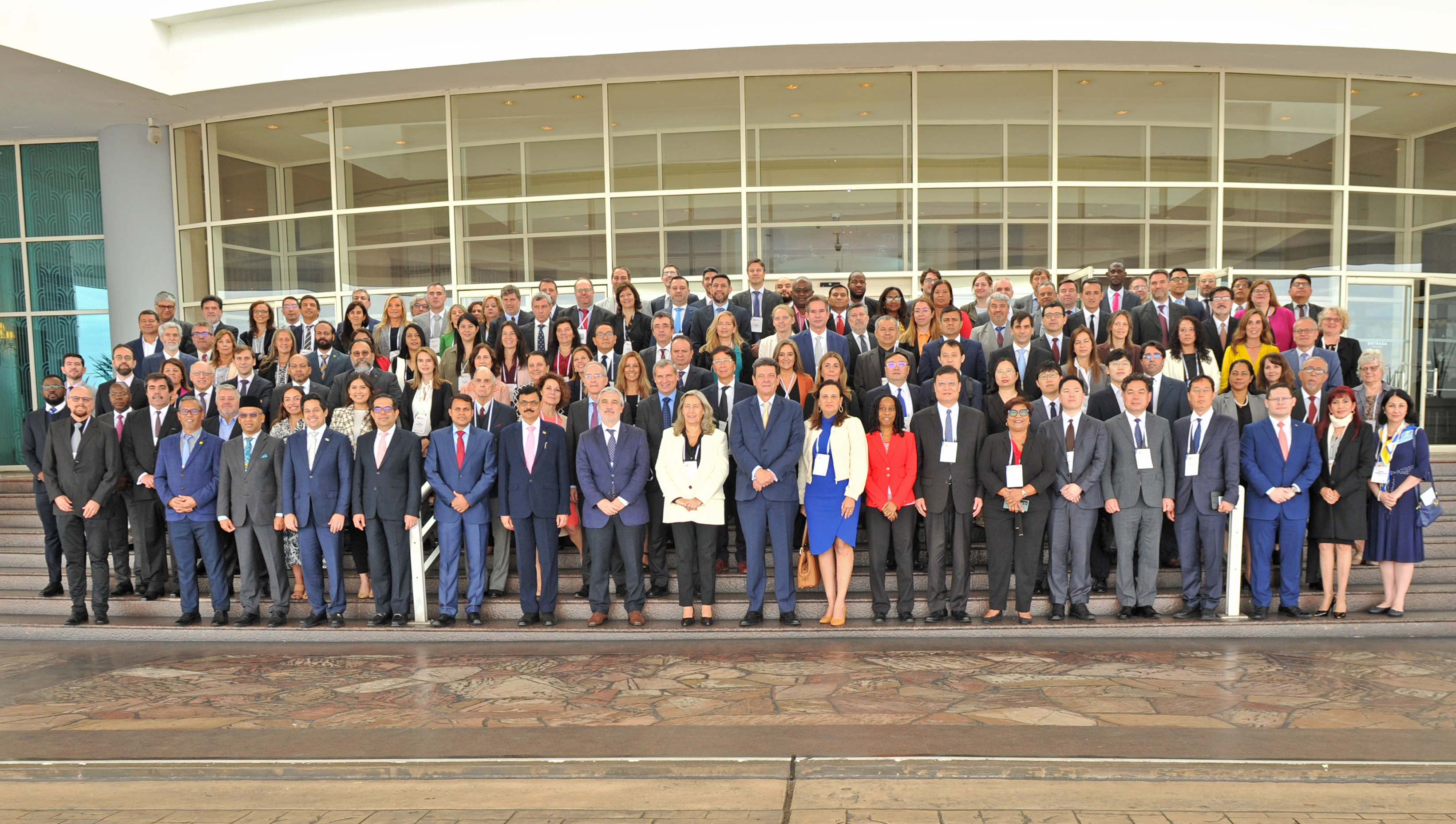 Uruguay recibe a más de 150 representantes internacionales en foro sobre política tributaria