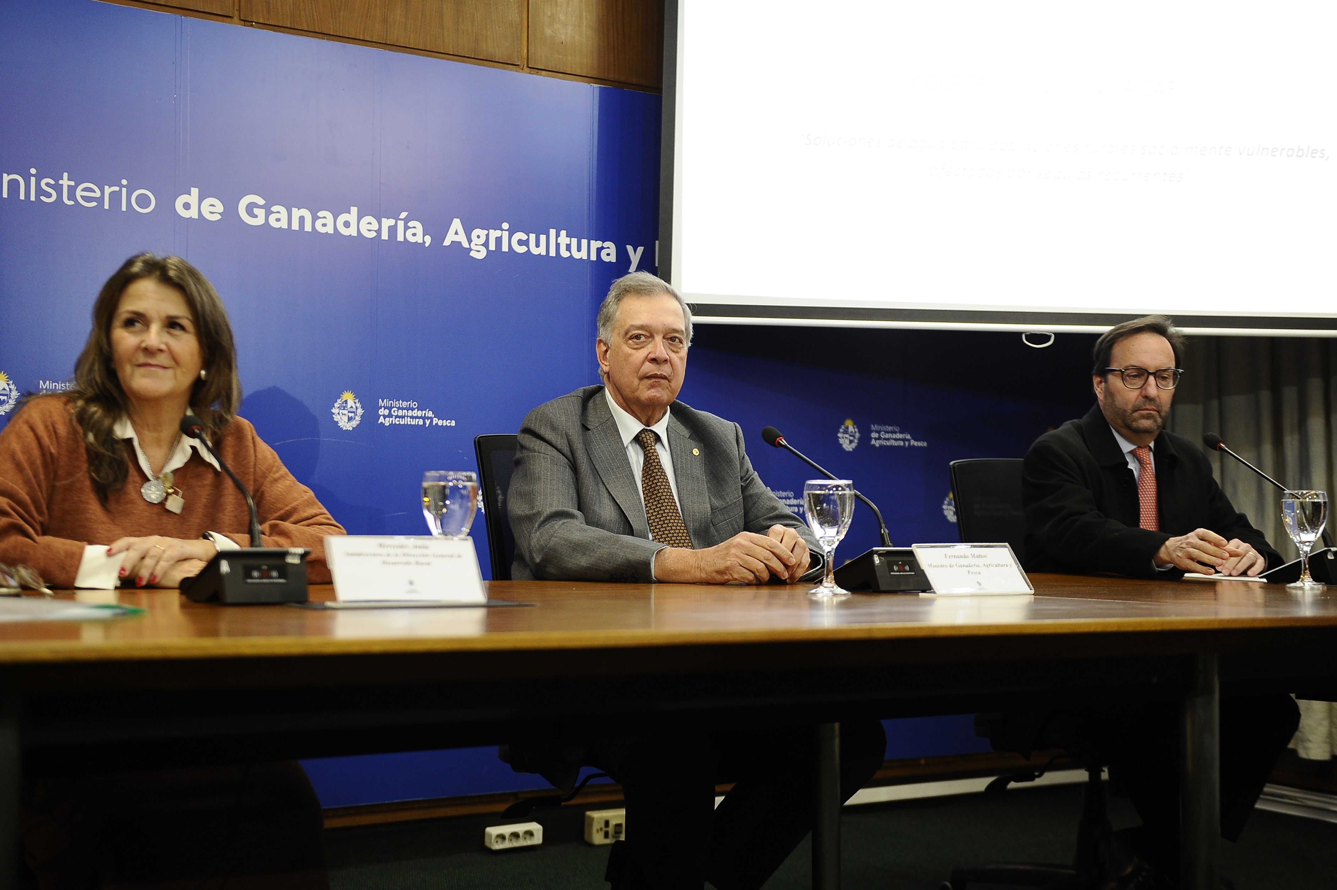 Firma de convenio para el desarrollo rural.