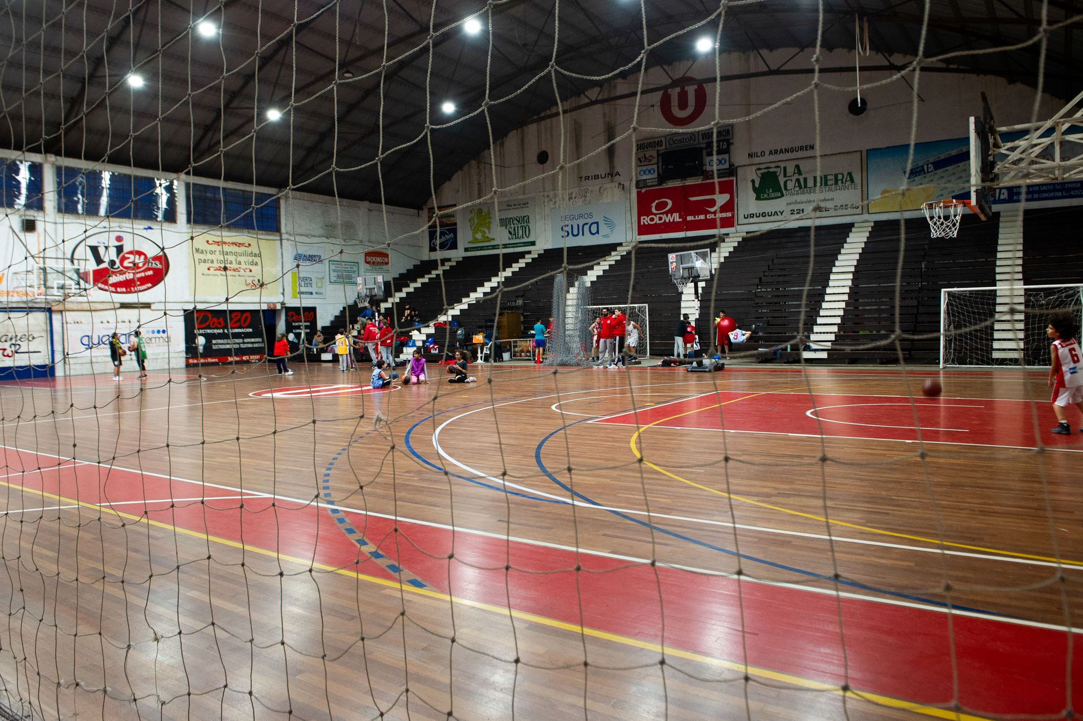 Convenio social del Ministerio de Transporte permitió refaccionar club deportivo de Salto.