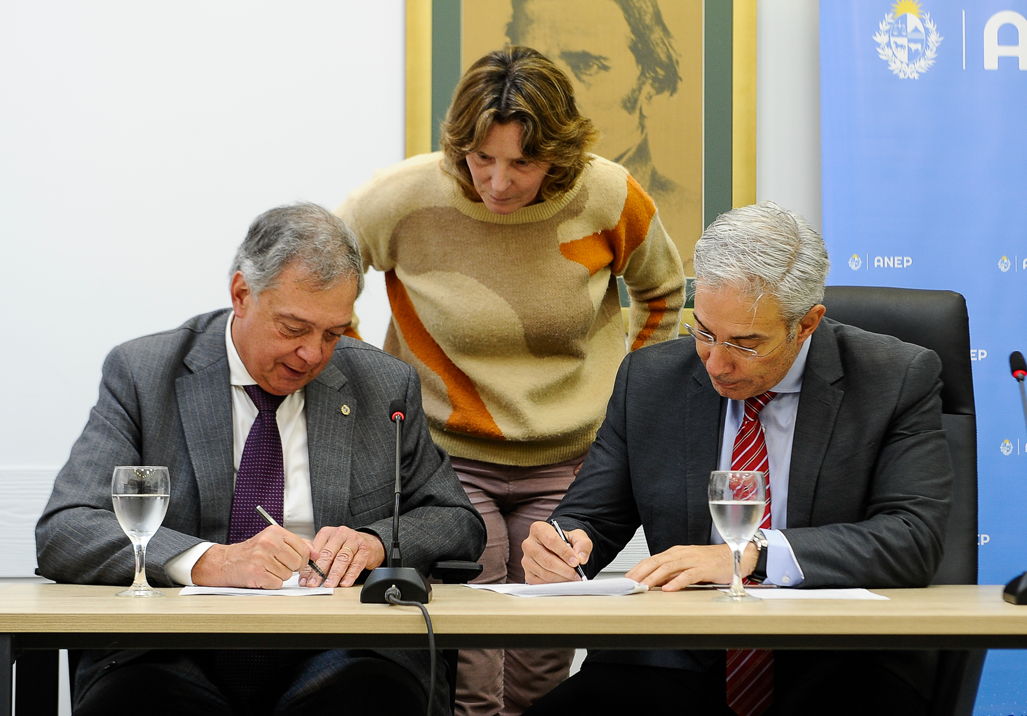 Firma de convenio de ANEP en cooperación con MGAP.