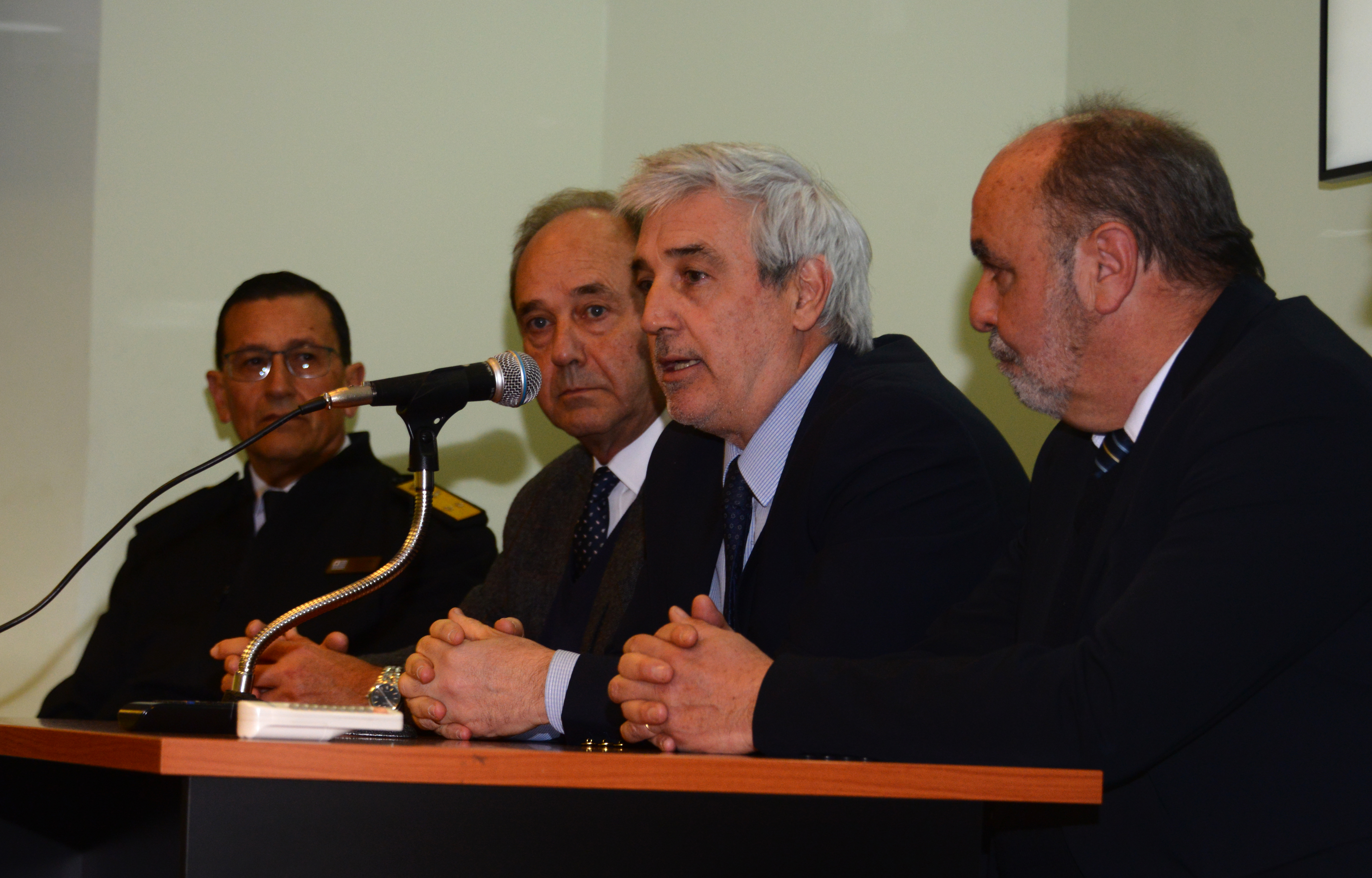 Presentación de los avances de la licitación para la compra de escáneres para el puerto de Montevideo