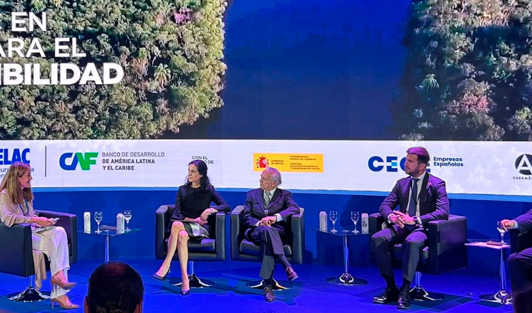 La ministra de Economía, Azucena Arbeleche, participó de la conferencia “Unión Europea y América Latina y el Caribe