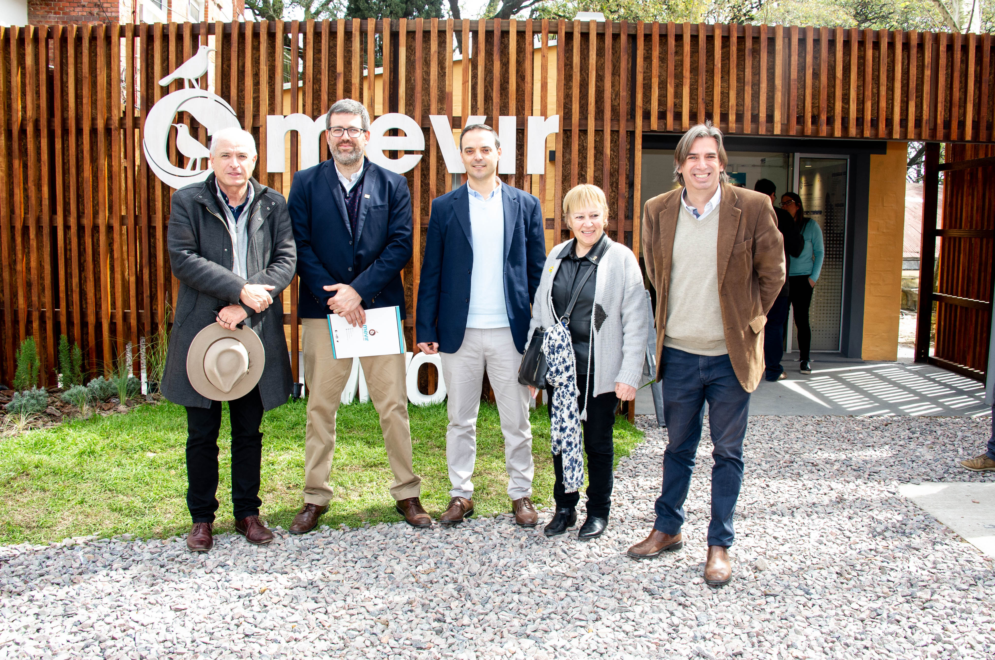 Sorteo de Mevir en stand de Expo Prado 2023.