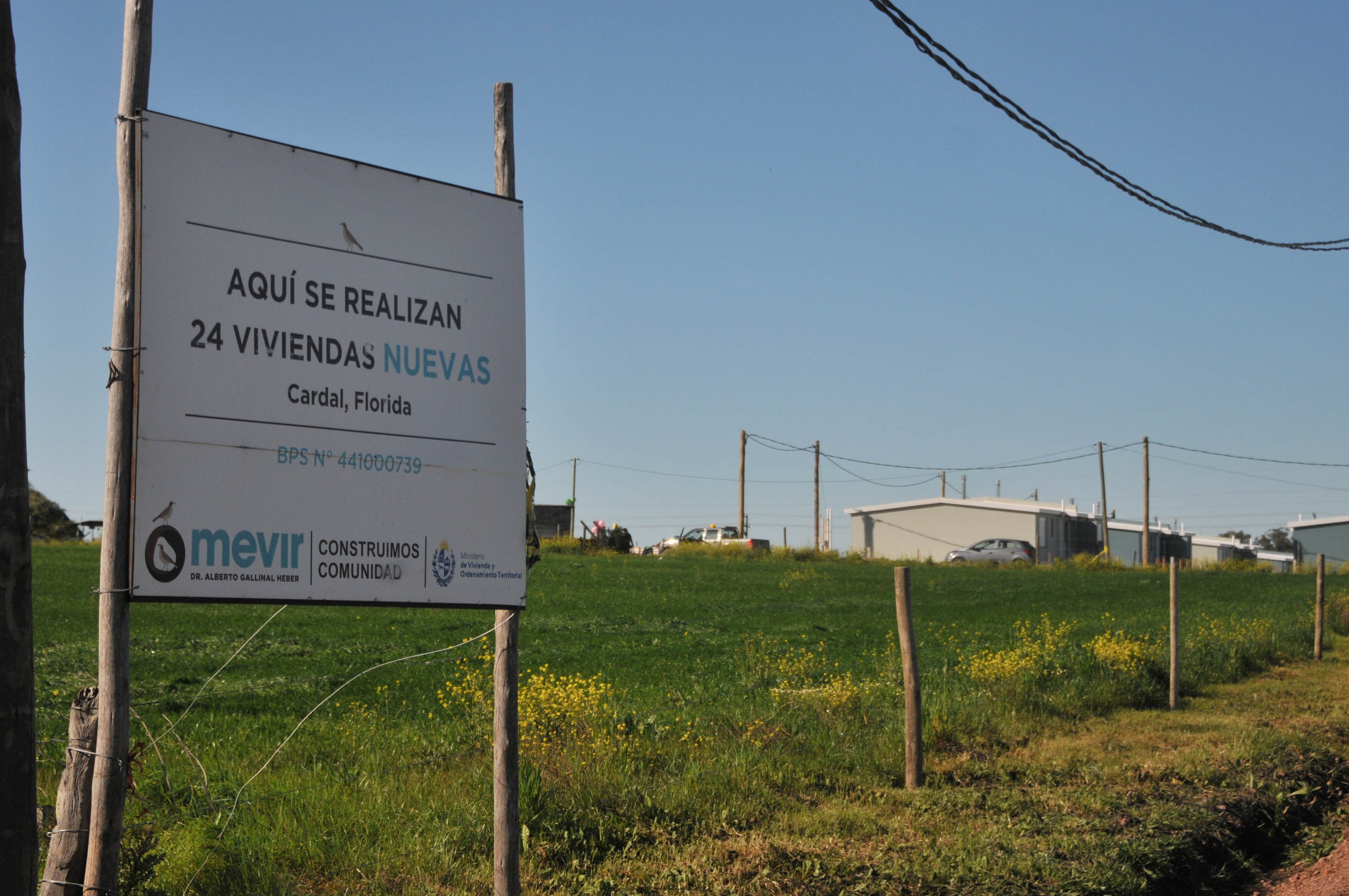Ceremonia de inauguración de 36 viviendas en Cardal, Florida