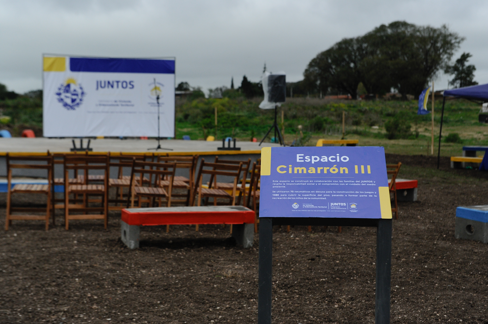 Participantes de programa Juntos acondicionaron plaza para niños en Fray Bentos