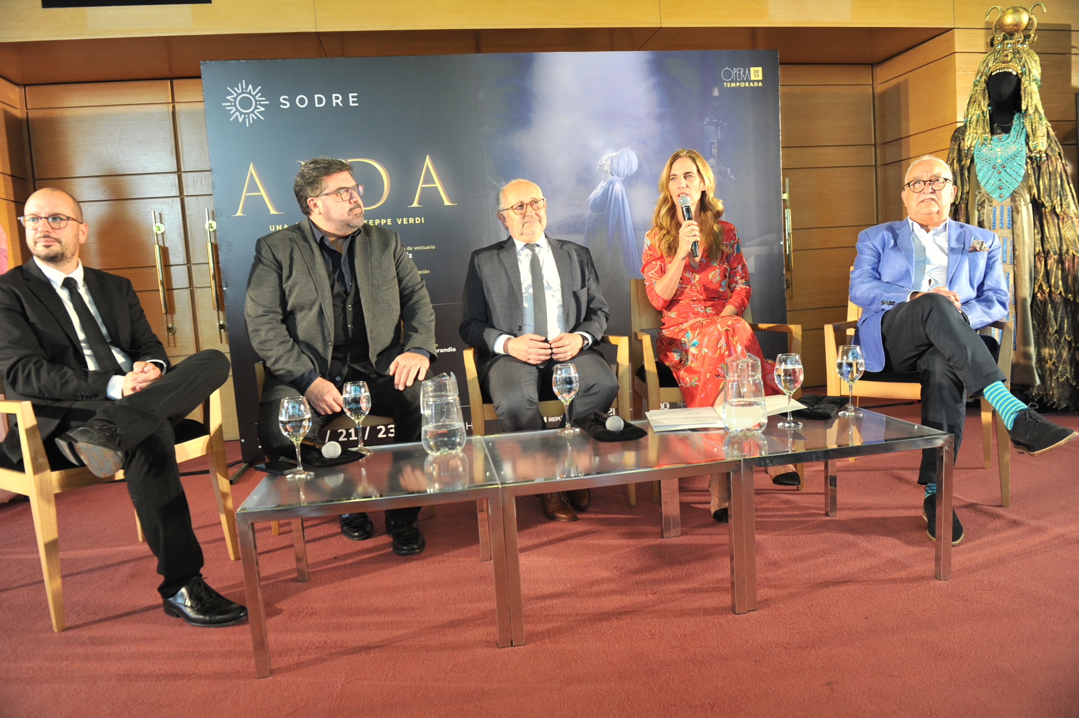 Imágenes de presentación de la ópera Aida en el Sodre