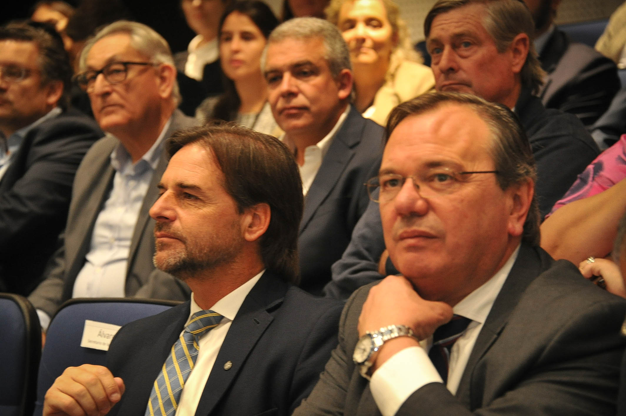 Presidente Lacalle Pou presenció firma de convenio entre OPP y gobiernos departamentales