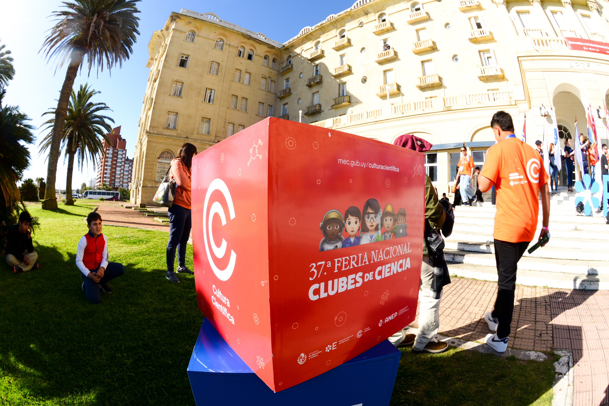 La apertura de la Feria Nacional de Clubes de Ciencia.