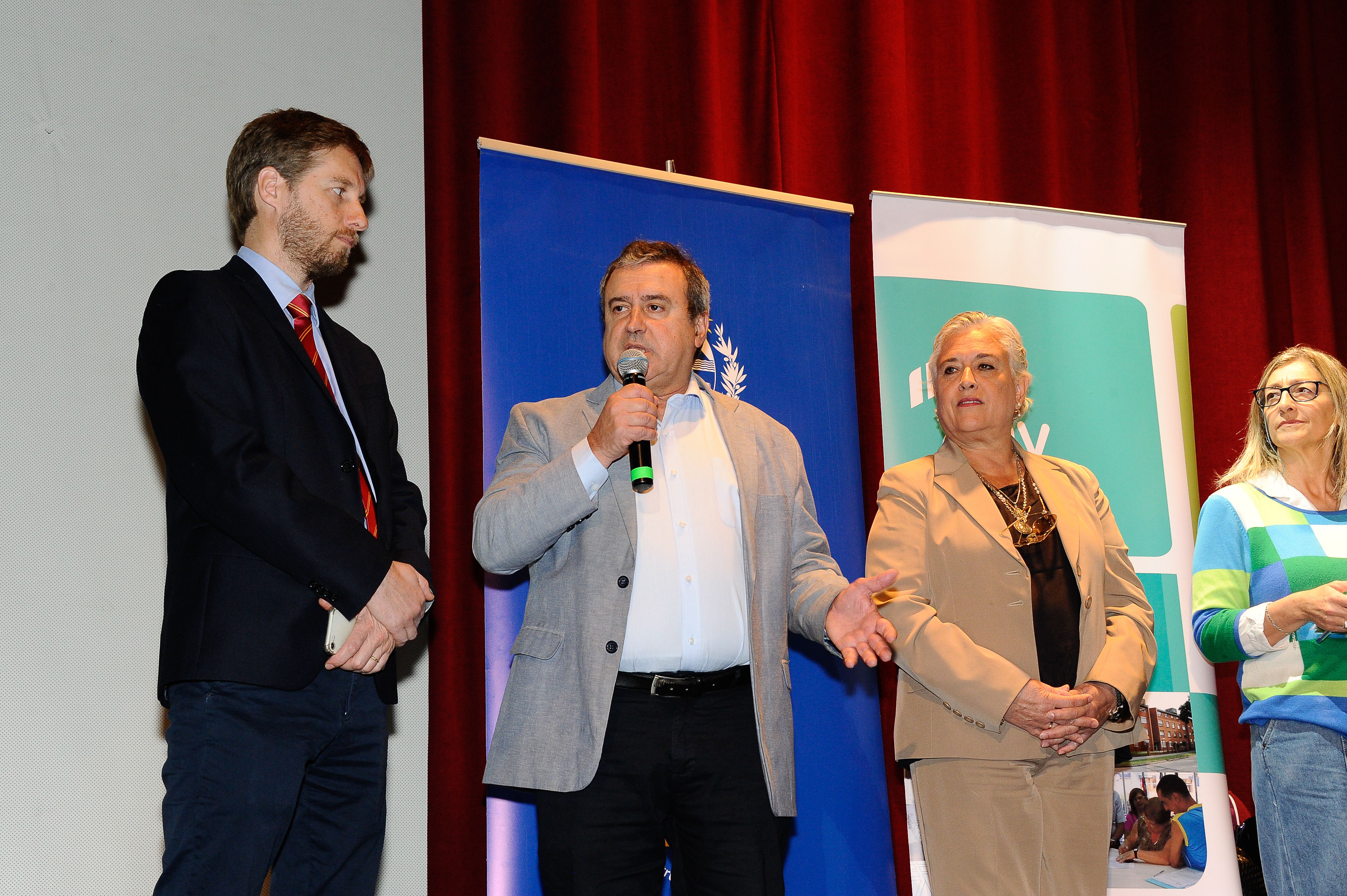 El Ministerio de Vivienda realizó el sorteo de 95 viviendas de 1, 2 y 3 dormitorios en el edificio Gasómetro