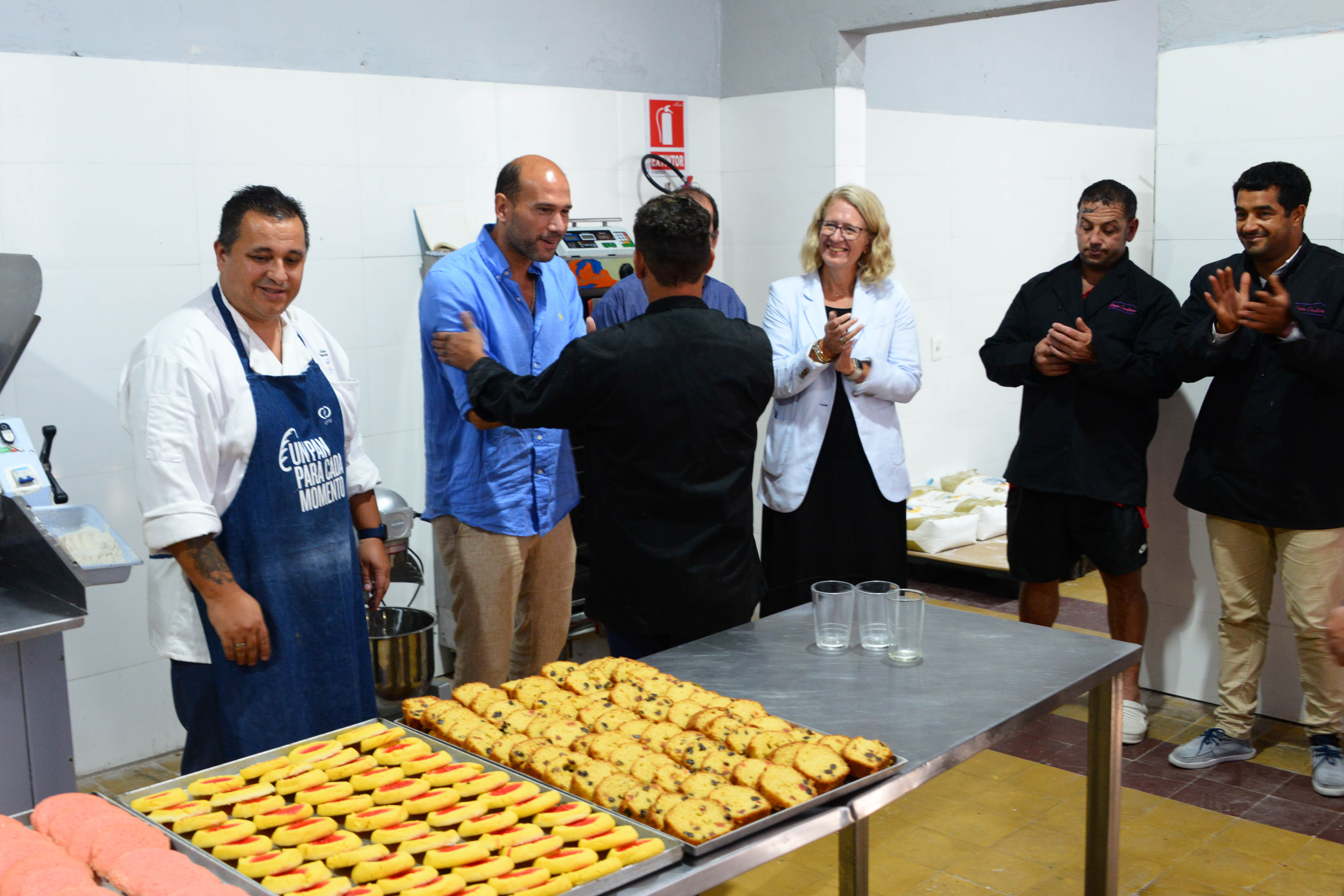Visita de autoridades de Desarrollo Social a hogar Cardoner