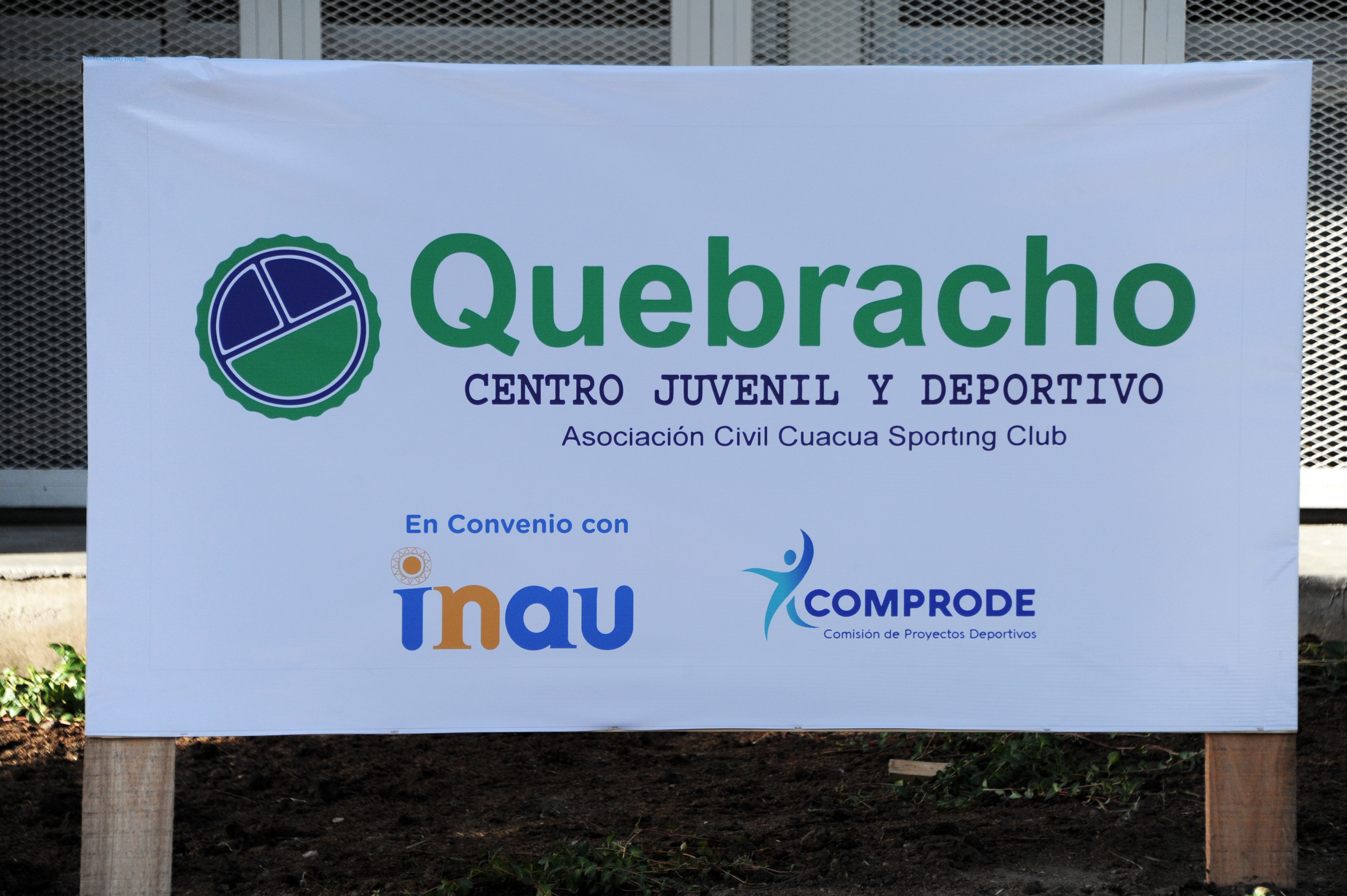 Imágenes del presidente Lacalle Pou en inauguración del Centro Juvenil y Deportivo, Quebracho