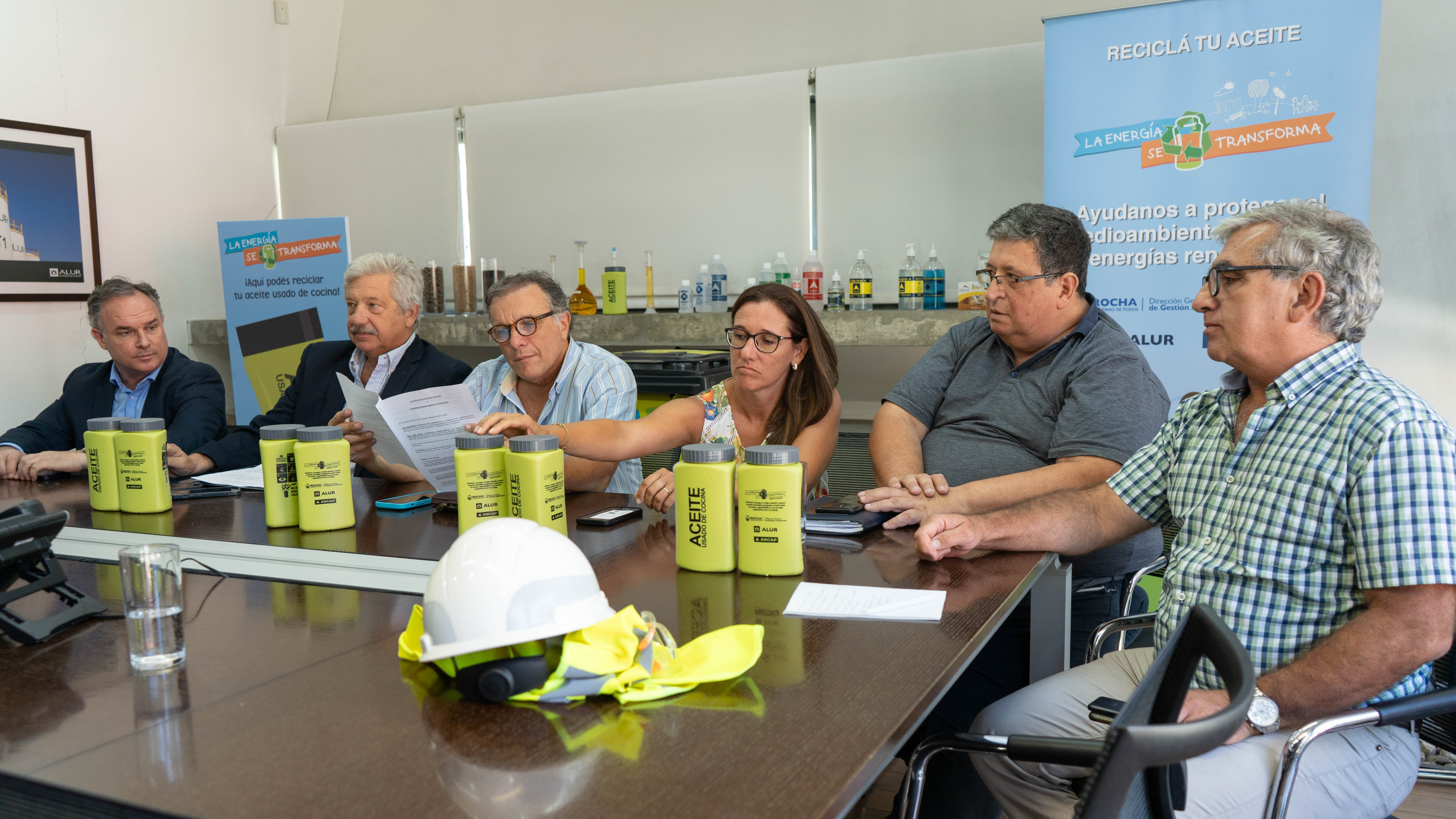 Firma de convenio entre Alcoholes del Uruguay (ALUR) y la Intendencia de Rocha