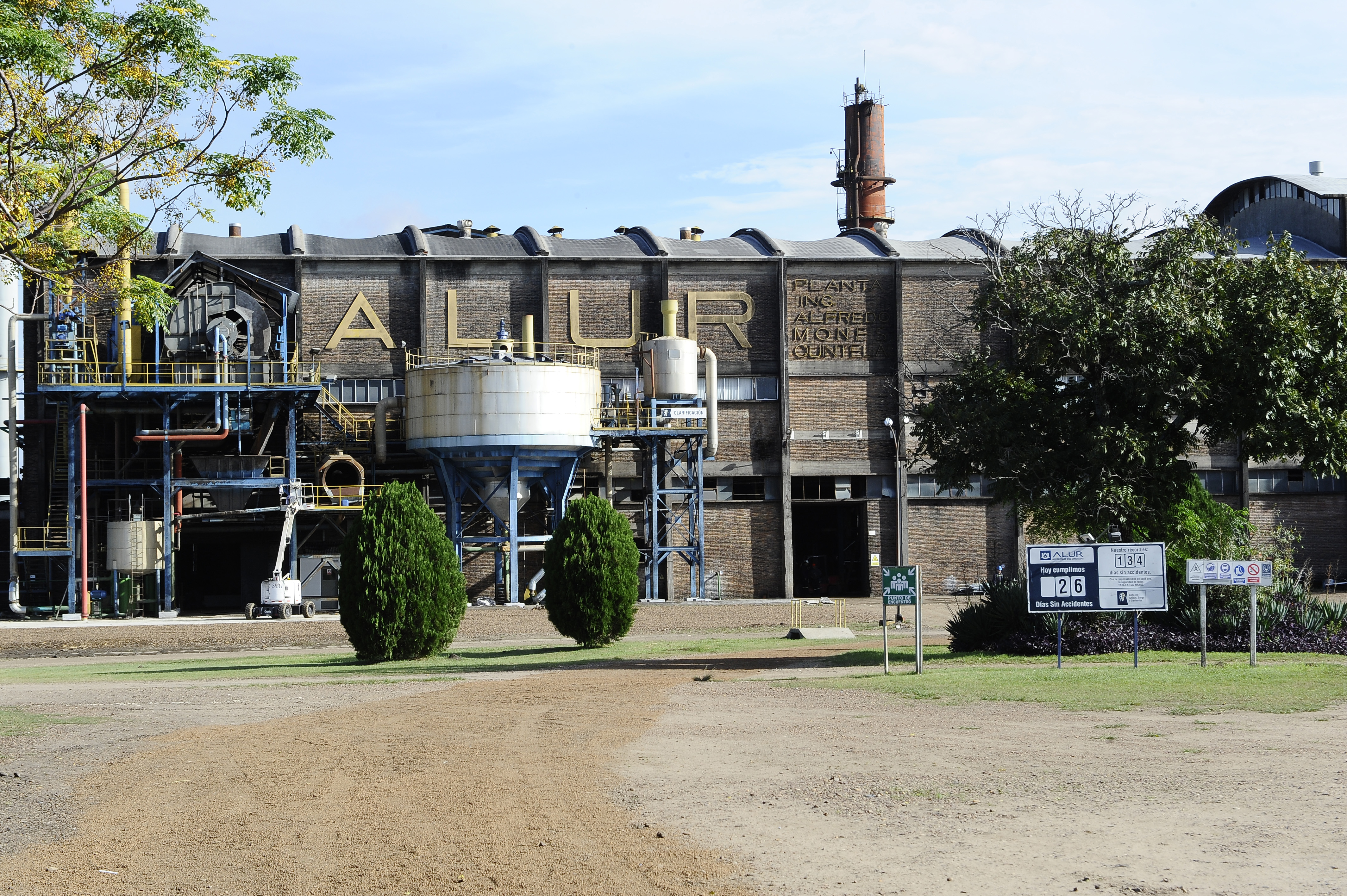 Presidente Lacalle Pou en inicio de zafra 2024 de caña de azúcar