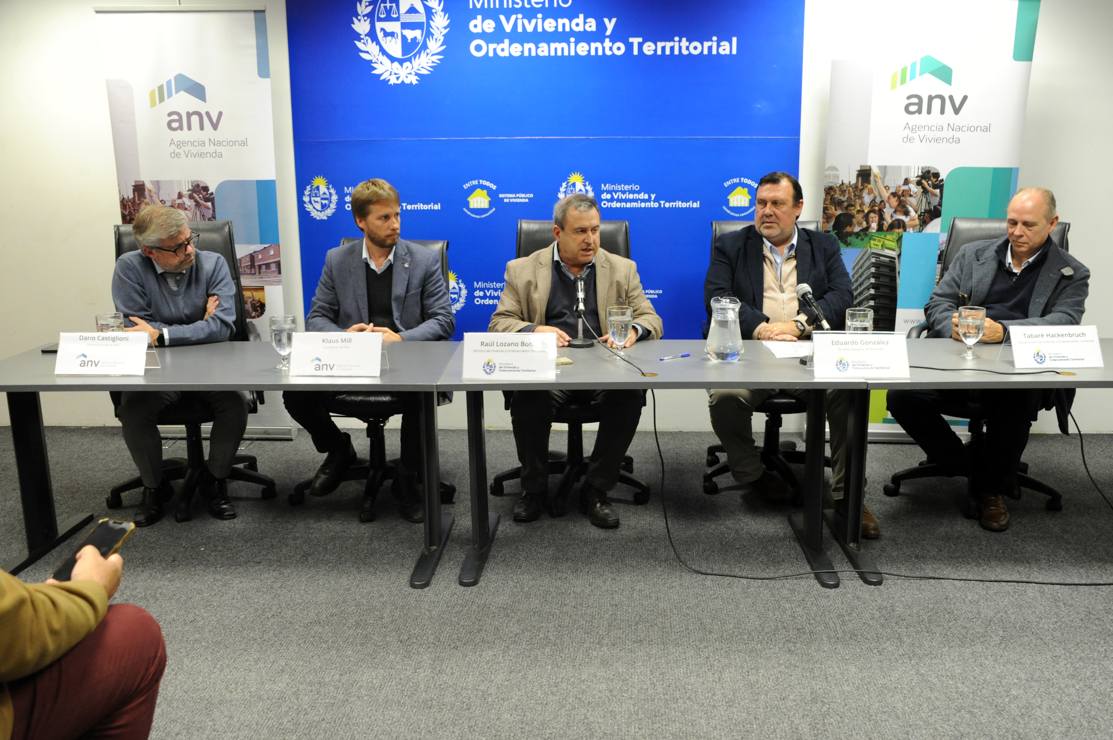 Firma de convenio entre la ANV y el ministerio de Vivienda