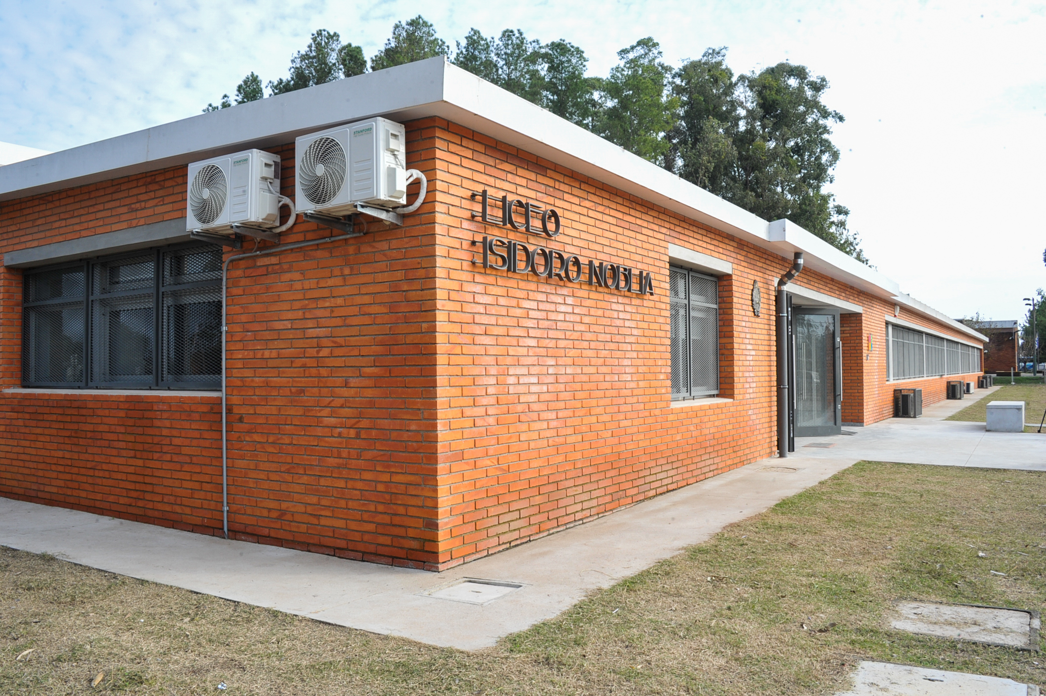 Inauguración del nuevo liceo rural de Isidoro Noblía