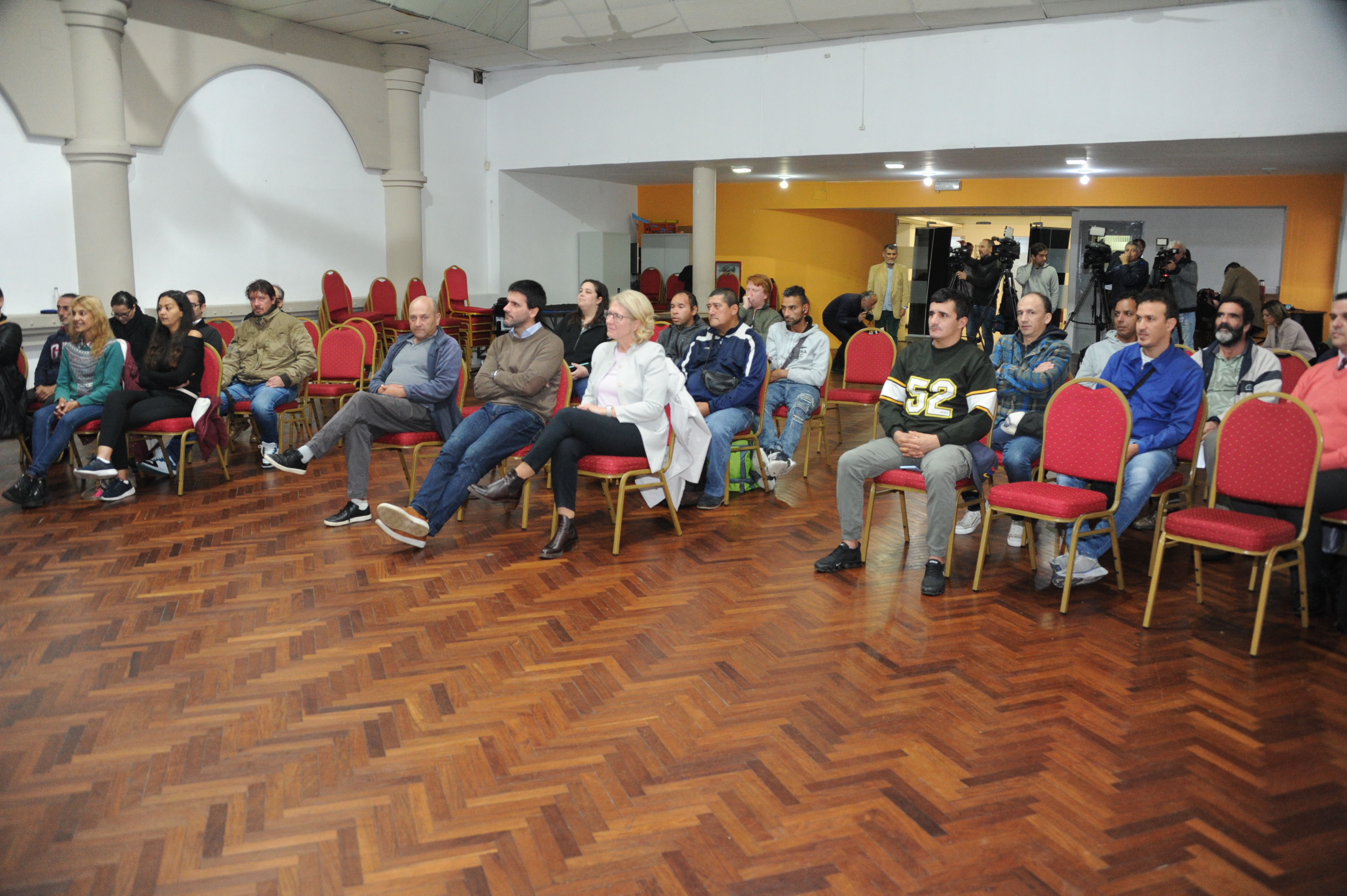 Entrega de diplomas de capacitación del proyecto Avanza para personas en situación de calle