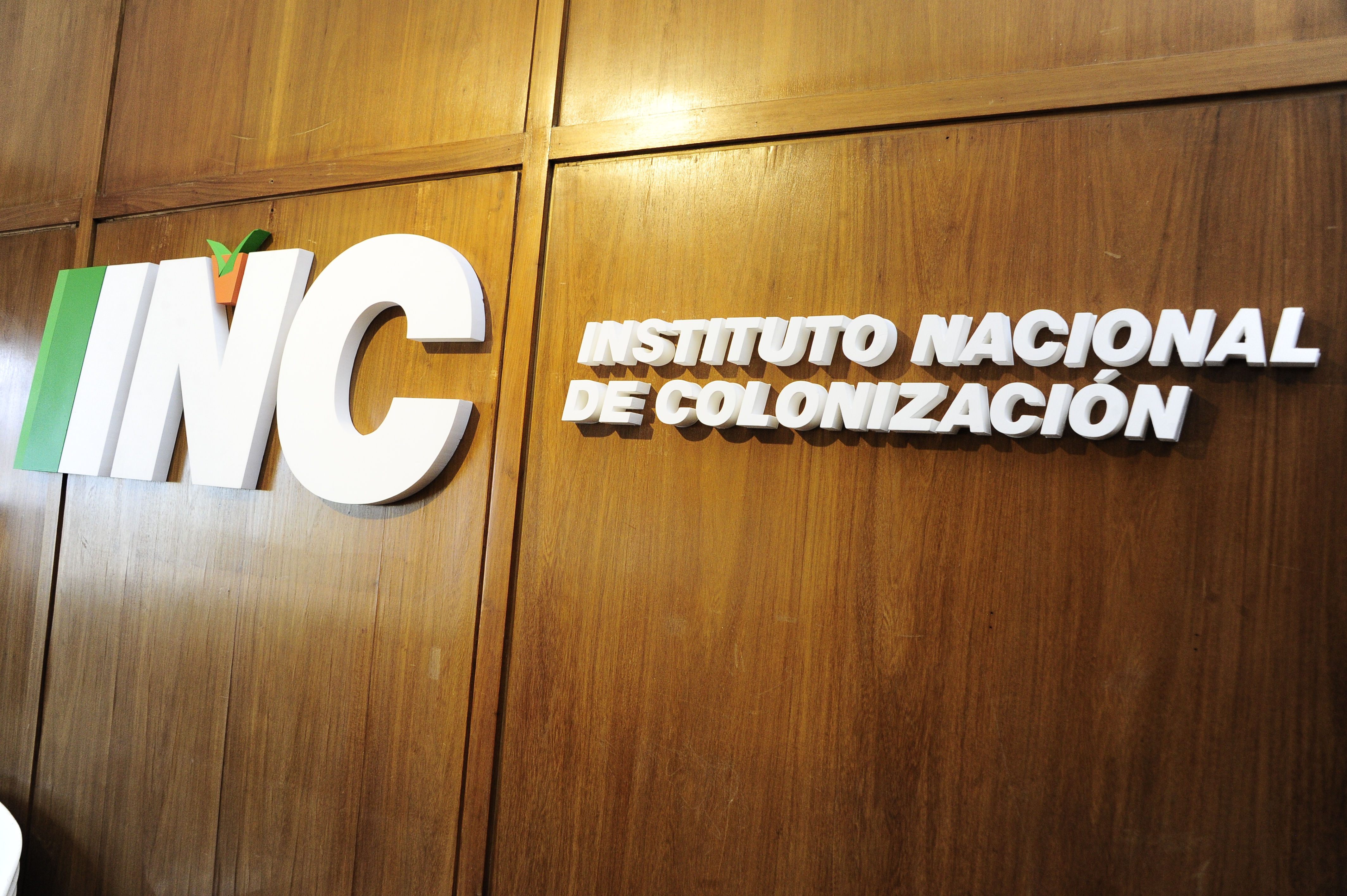Firma de convenio entre el Instituto Plan Agropecuario y el Instituto Nacional de Colonización