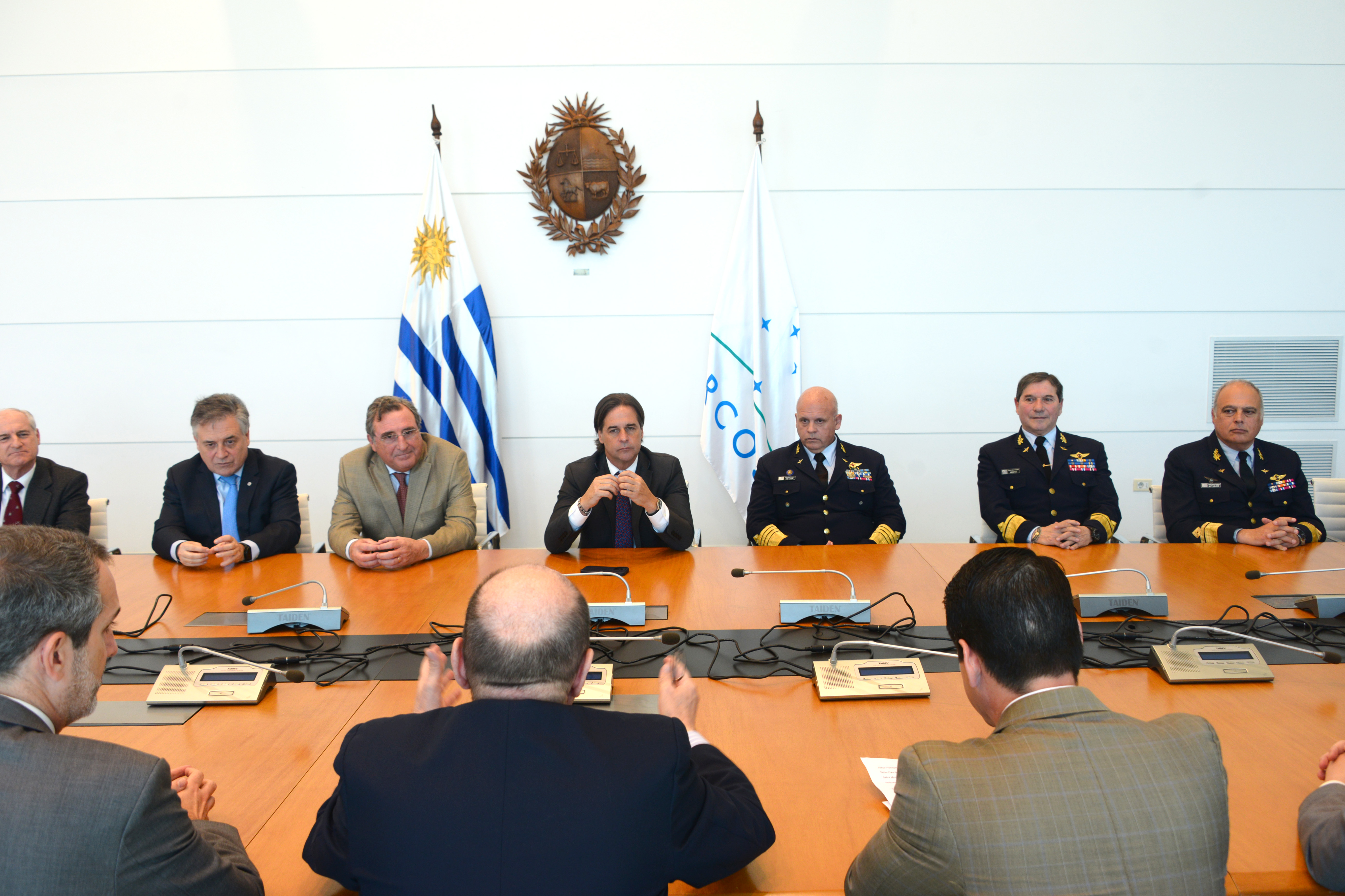 Reunión entre el presidente Lacalle Pou y otras autoridades de gobierno