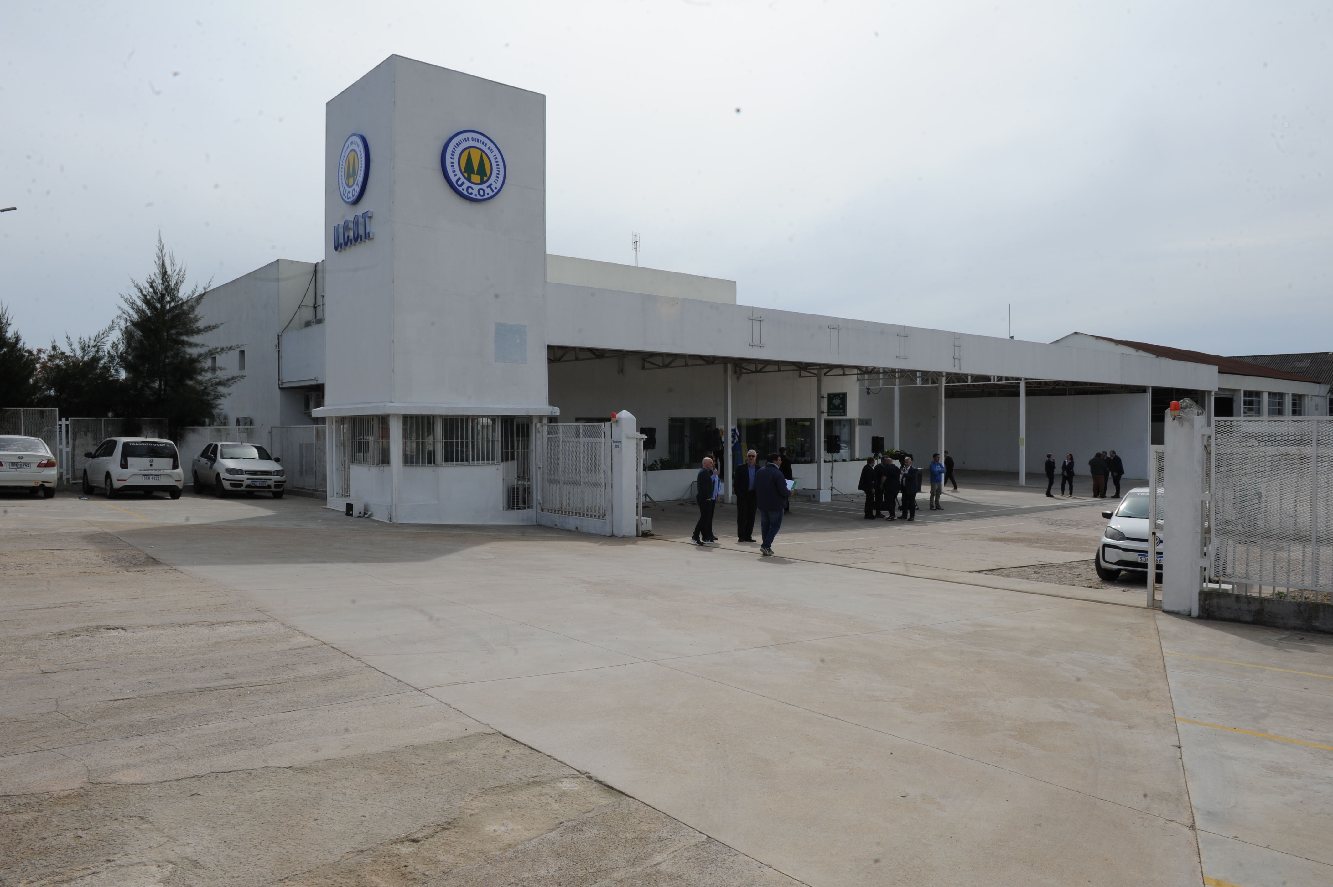Visita del presidente Lacalle Pou a la sede de la empresa UCOT