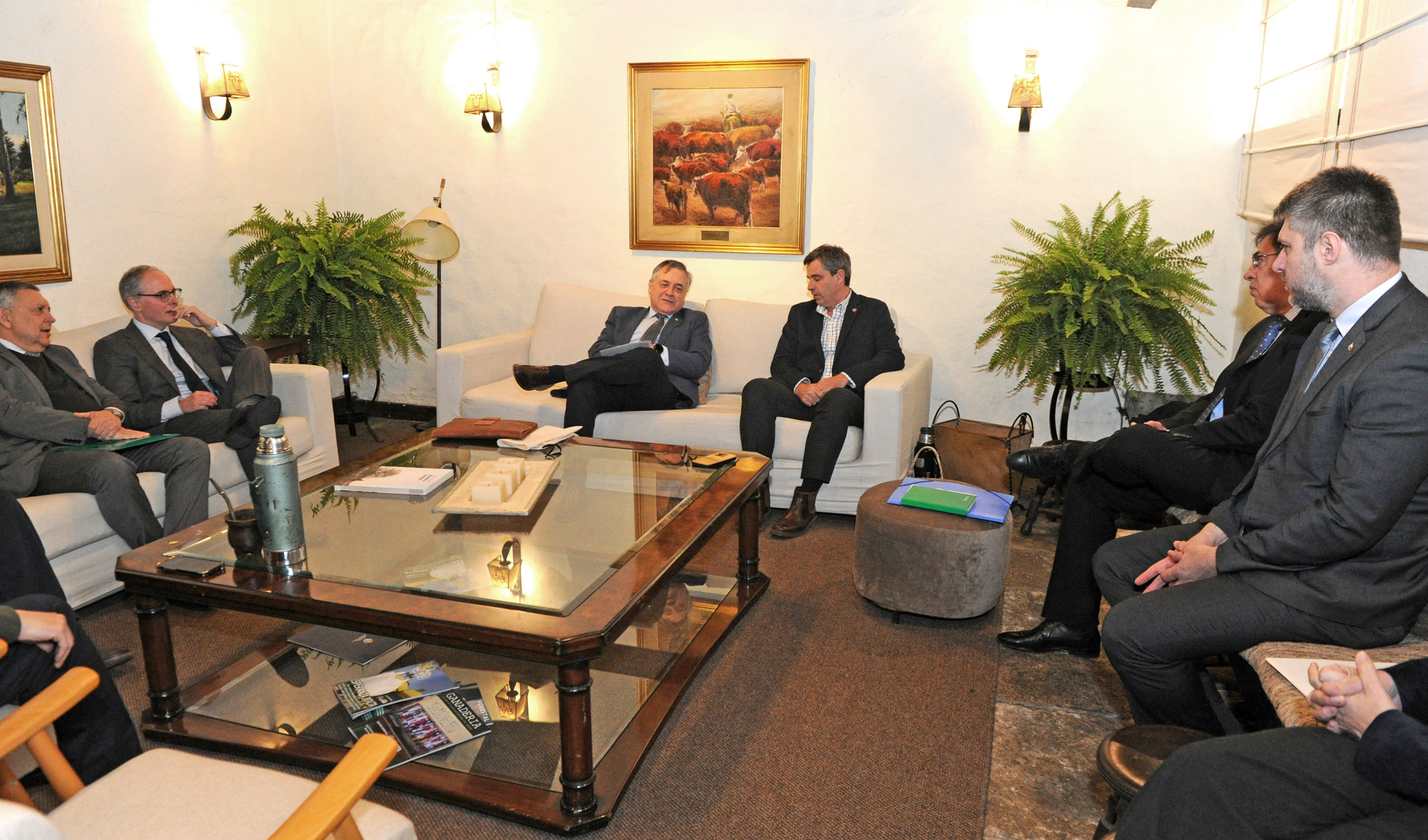 Reunión entre el canciller de la República y la directiva de la ARU
