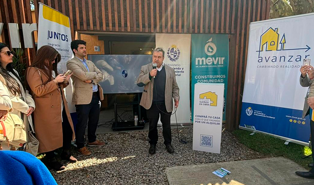 Exposición sobre la Vivienda Social en Uruguay