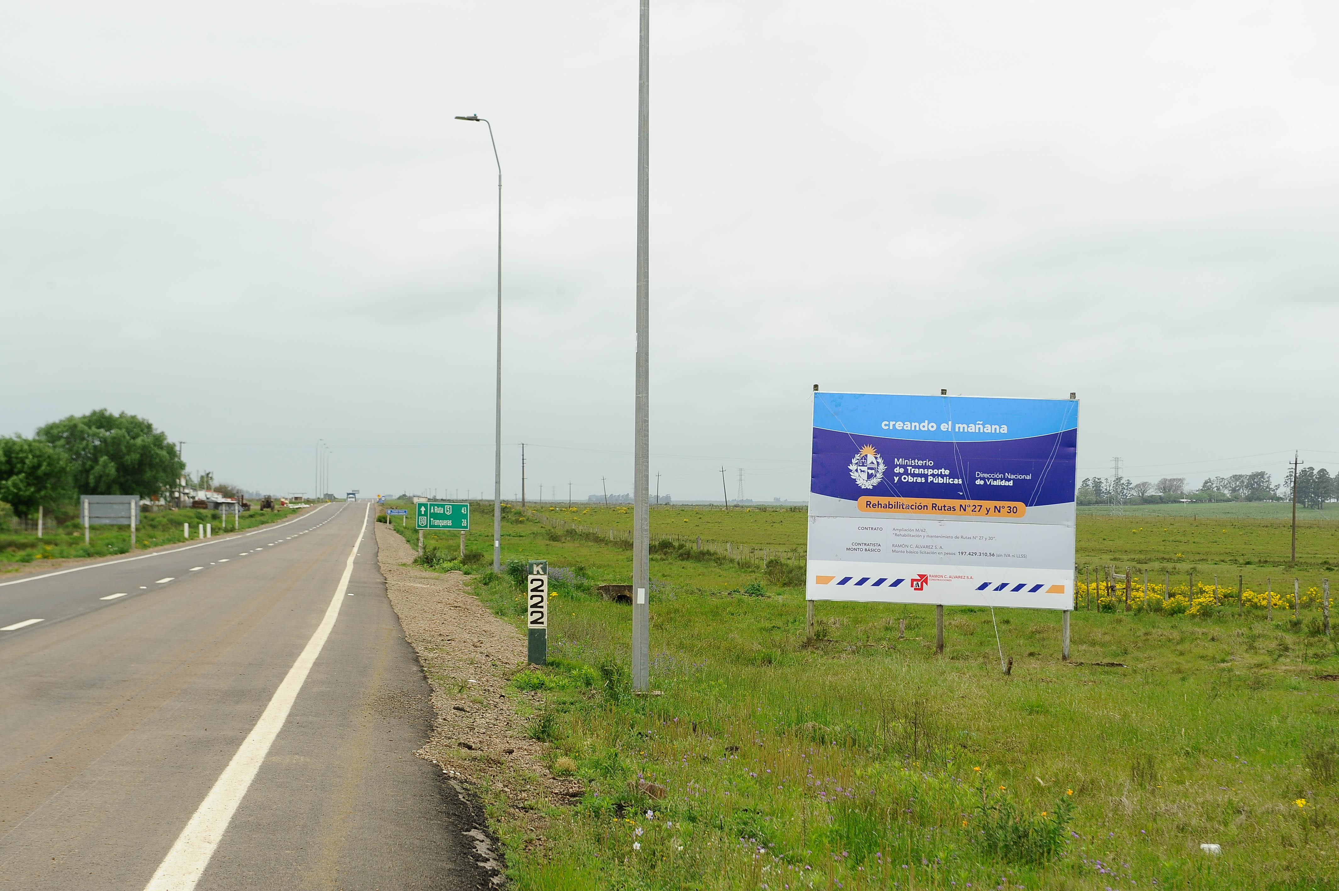 Presidente Lacalle Pou en inauguración de tramo de ruta 30 entre Artigas y Tranqueras