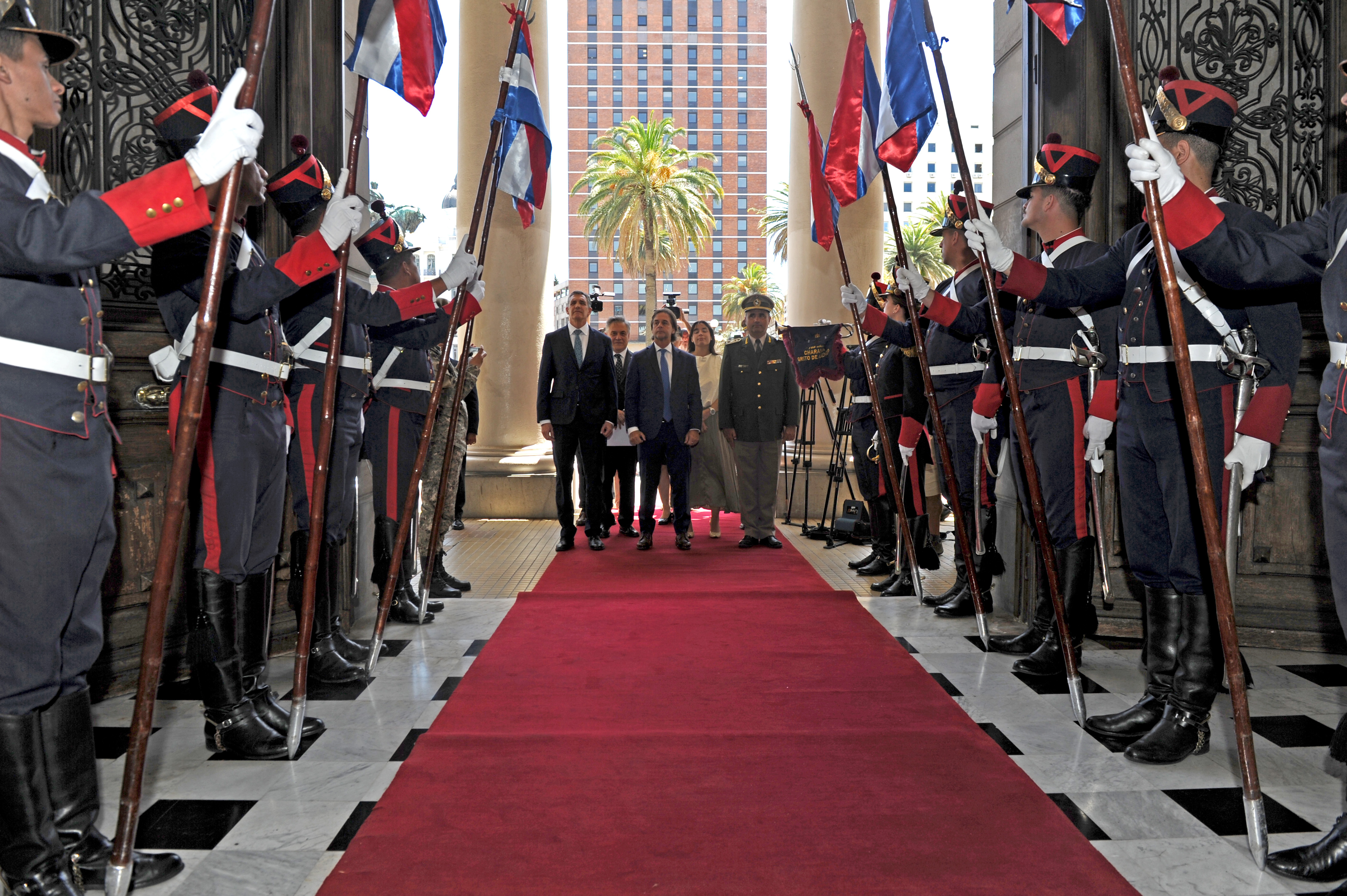 Presidente Lacalle Pou en ceremonia de entrega de cartas credenciales