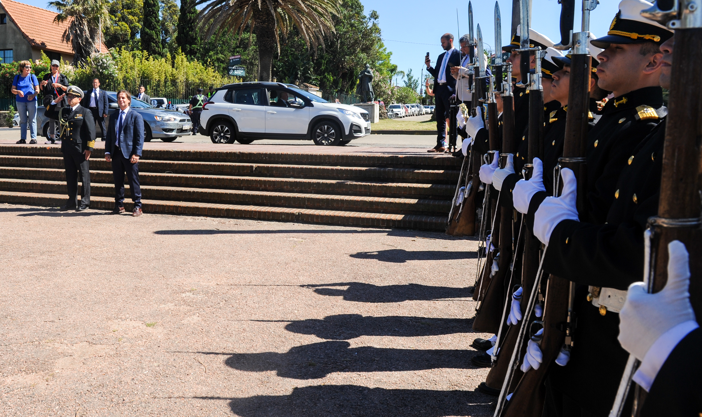 Presidente Lacalle Pou en ceremonia del Día de la Armada Nacional