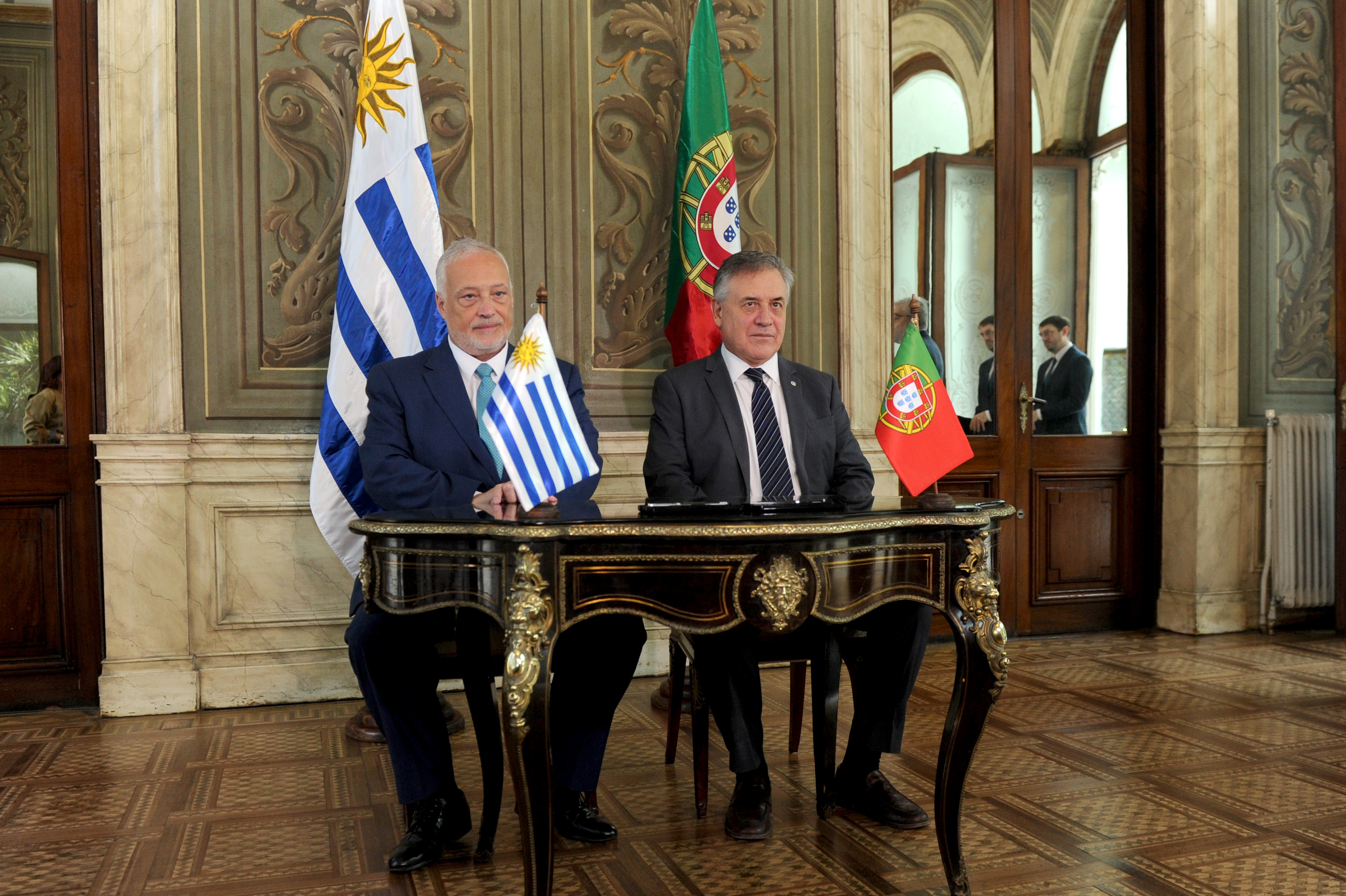 Firma de acuerdo entre Uruguay y Portugal