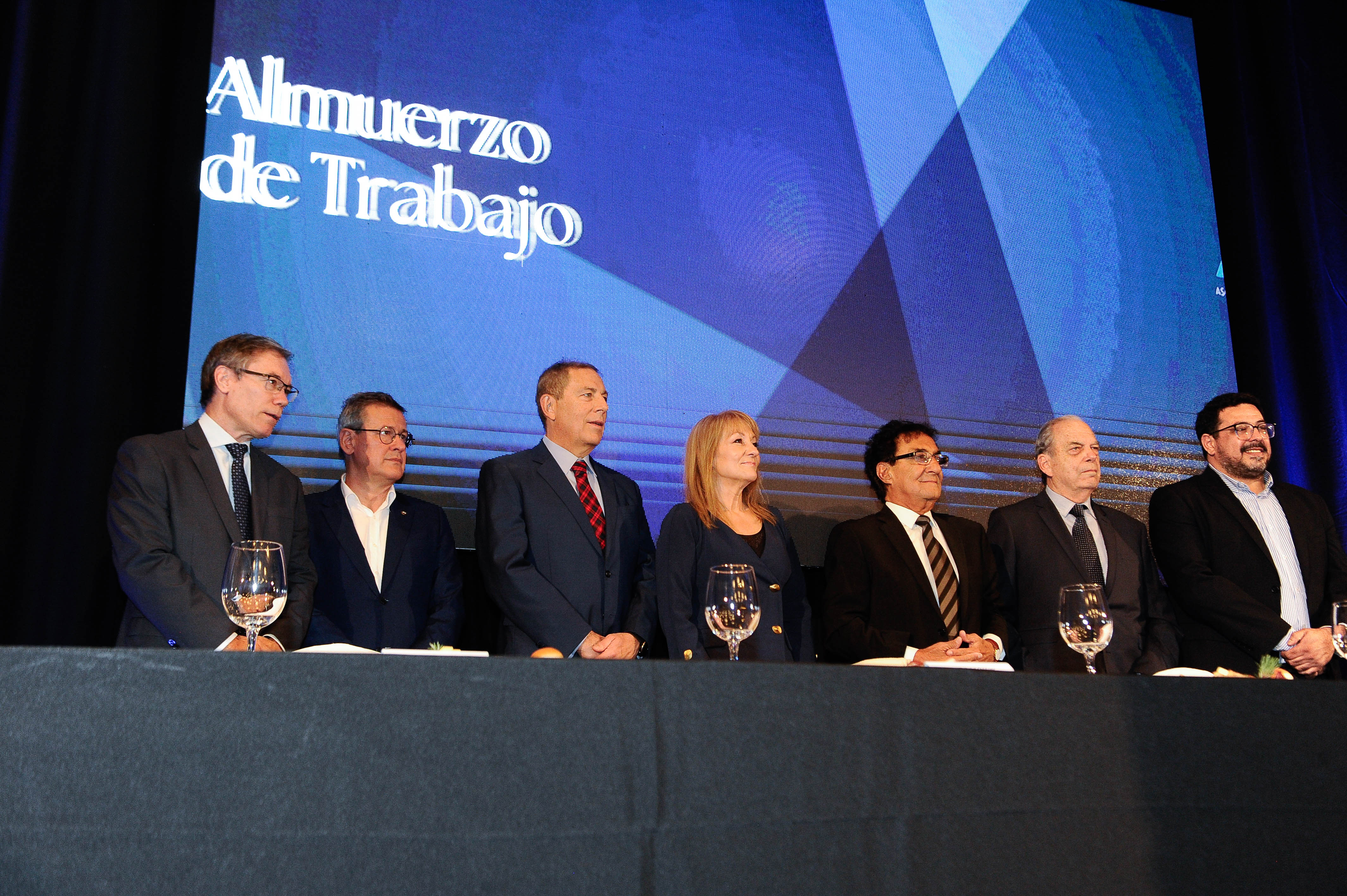 Presidenta en ejercicio, Carolina Cosse en disertación de ADM