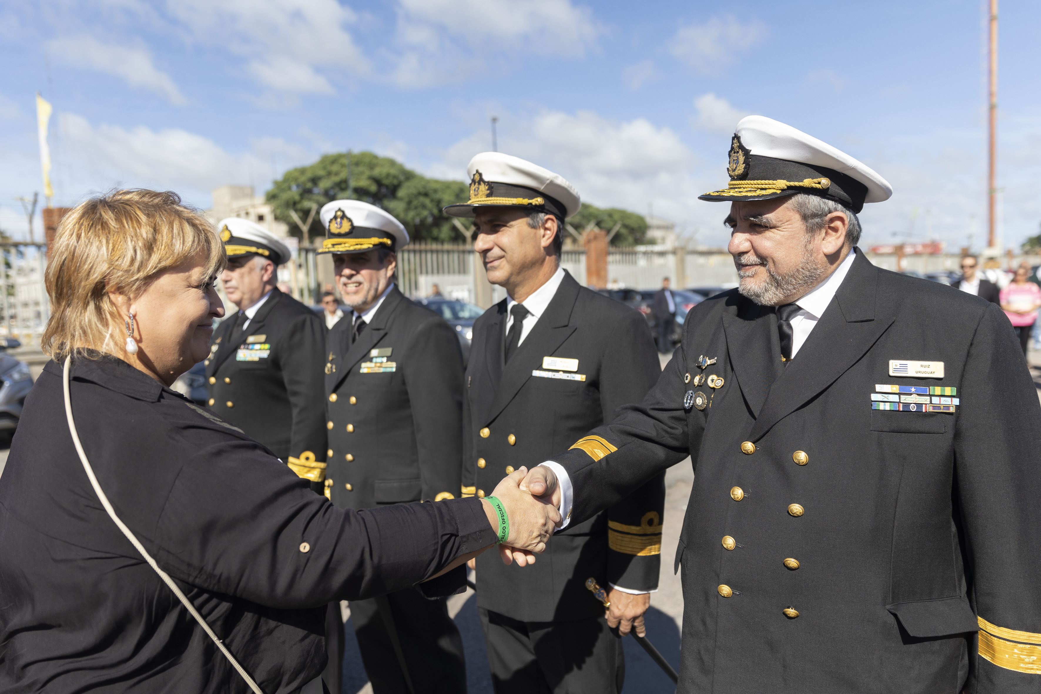 Presidente Orsi presenció partida del XXXV viaje de instrucción del buque Capitán Miranda
