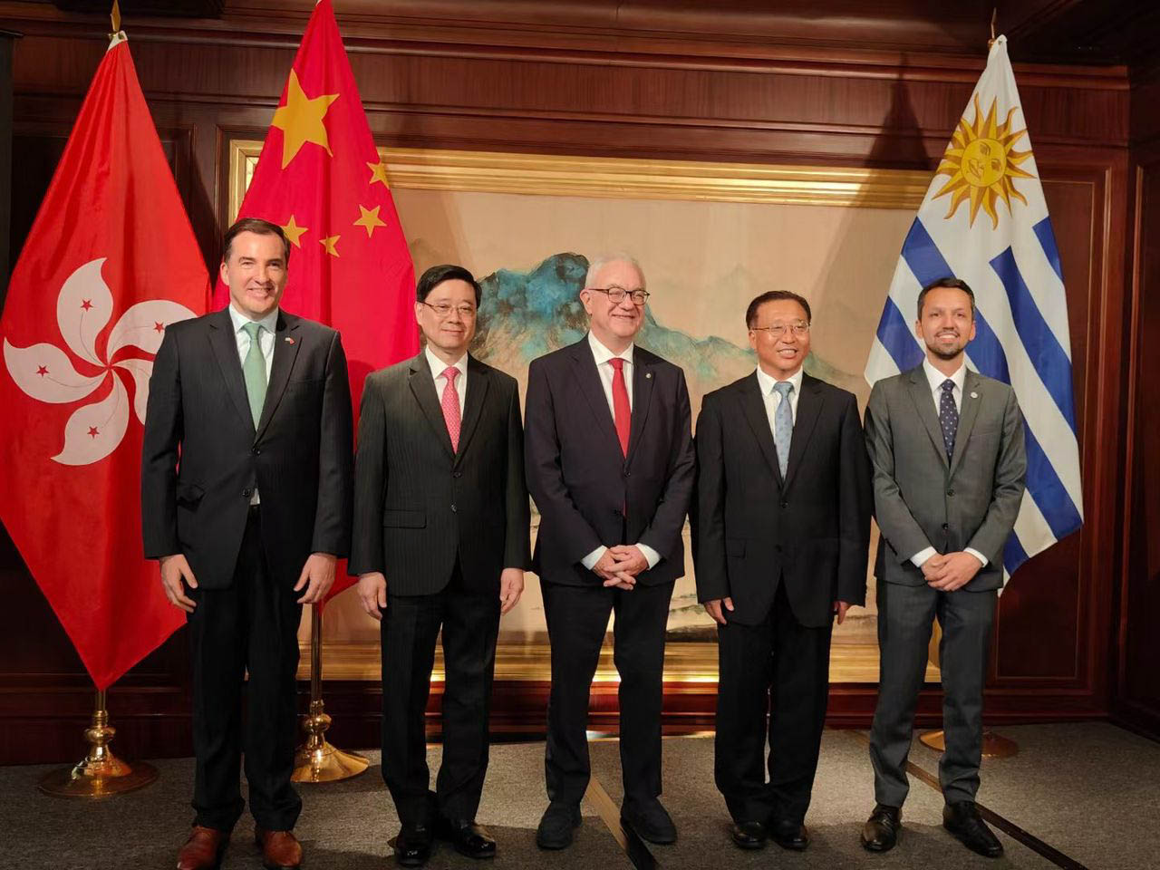 Canciller Lubetkin inauguró Consulado General en Hong Kong con jurisdicción en Macao