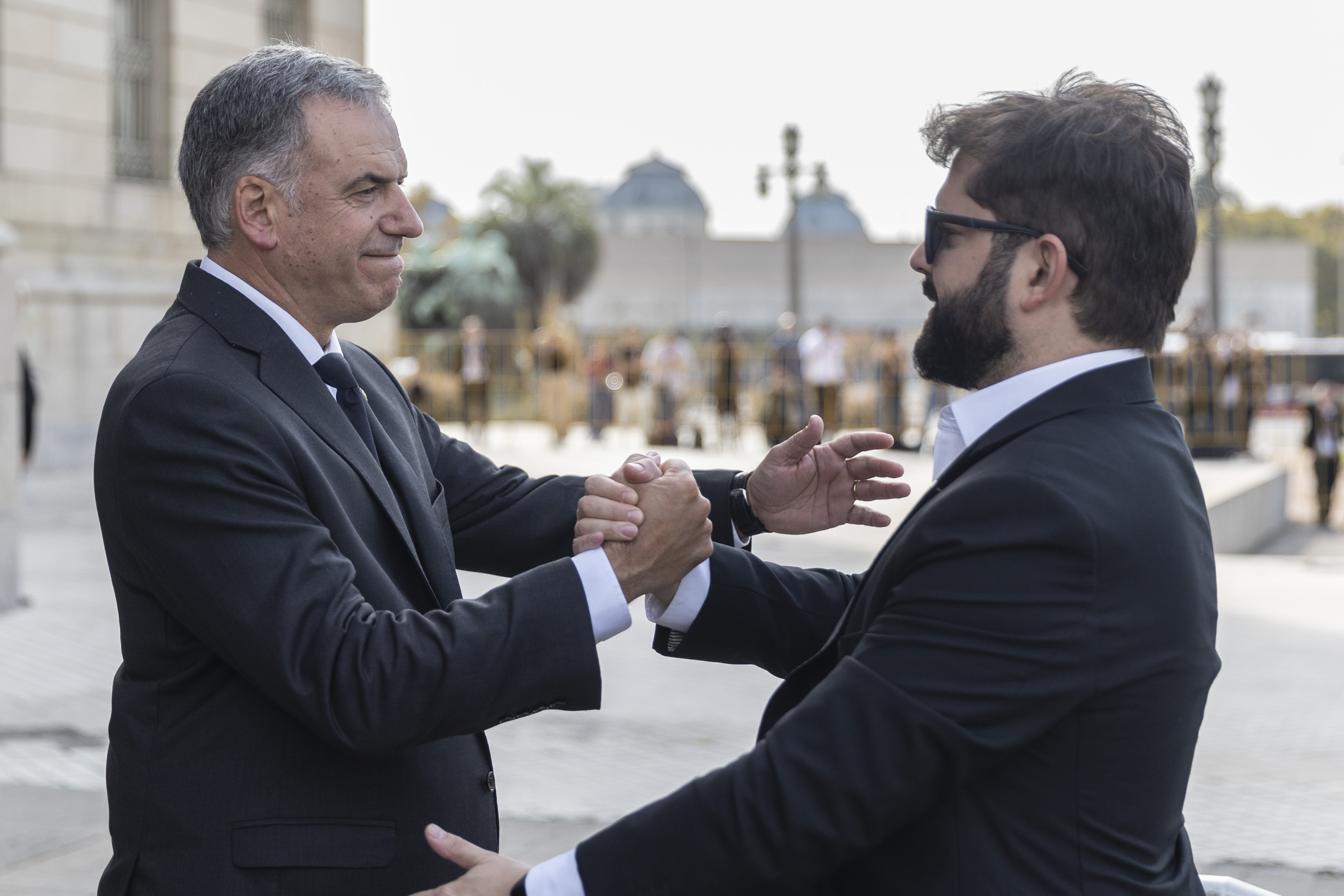 Presidente de Chile, Gabriel Boric, participa en velatorio del expresidente Mujica