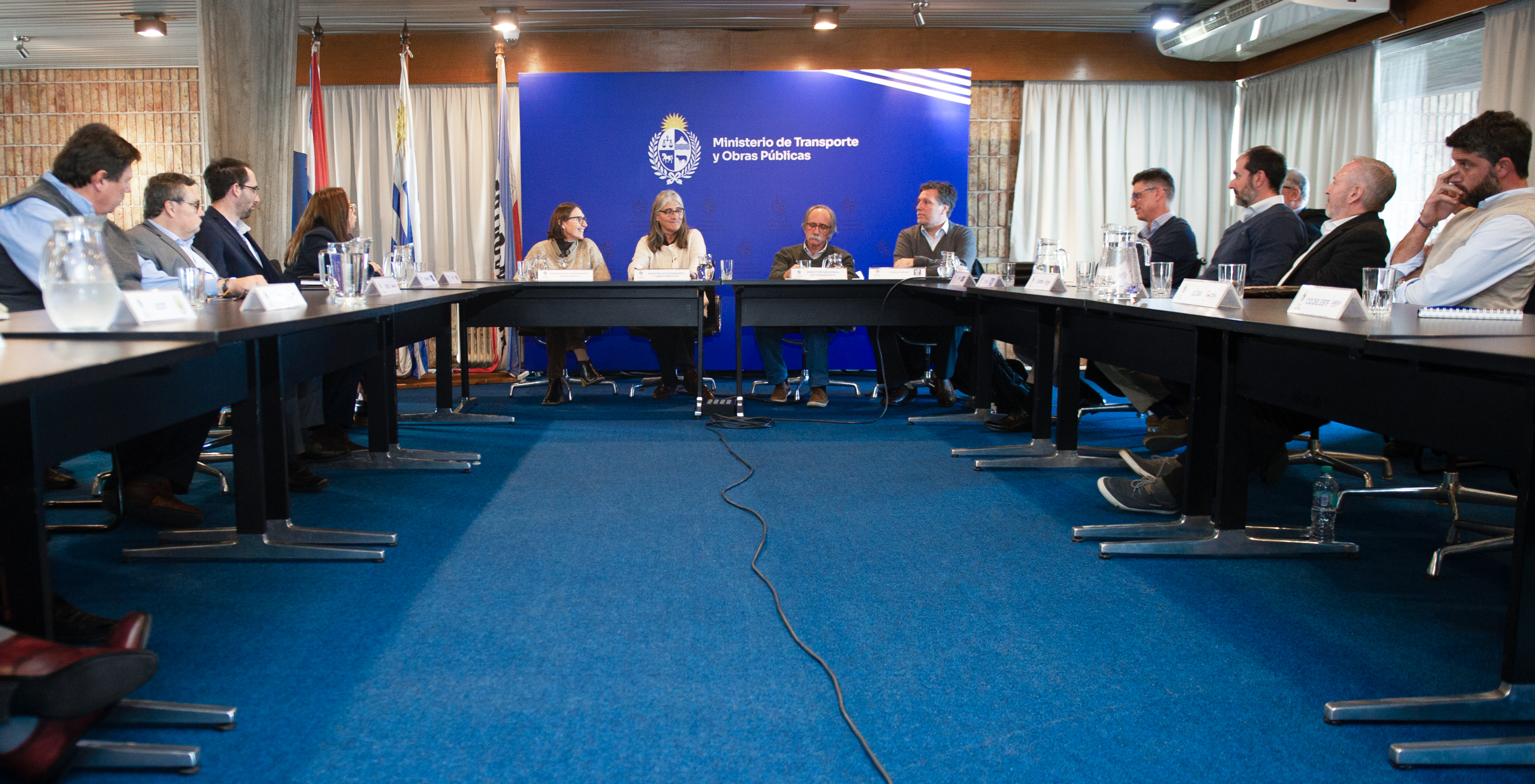 Reunión del MTOP con empresas de transporte