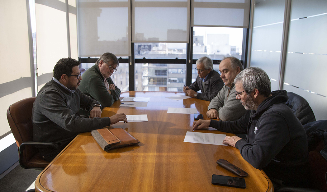 Ejecutivo y COFE acordaron negociar ajustes a régimen de certificaciones médicas