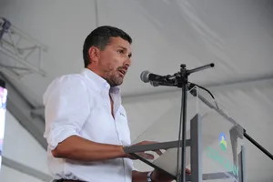 Presidente Orsi asistió a inauguración de cosecha de girasol